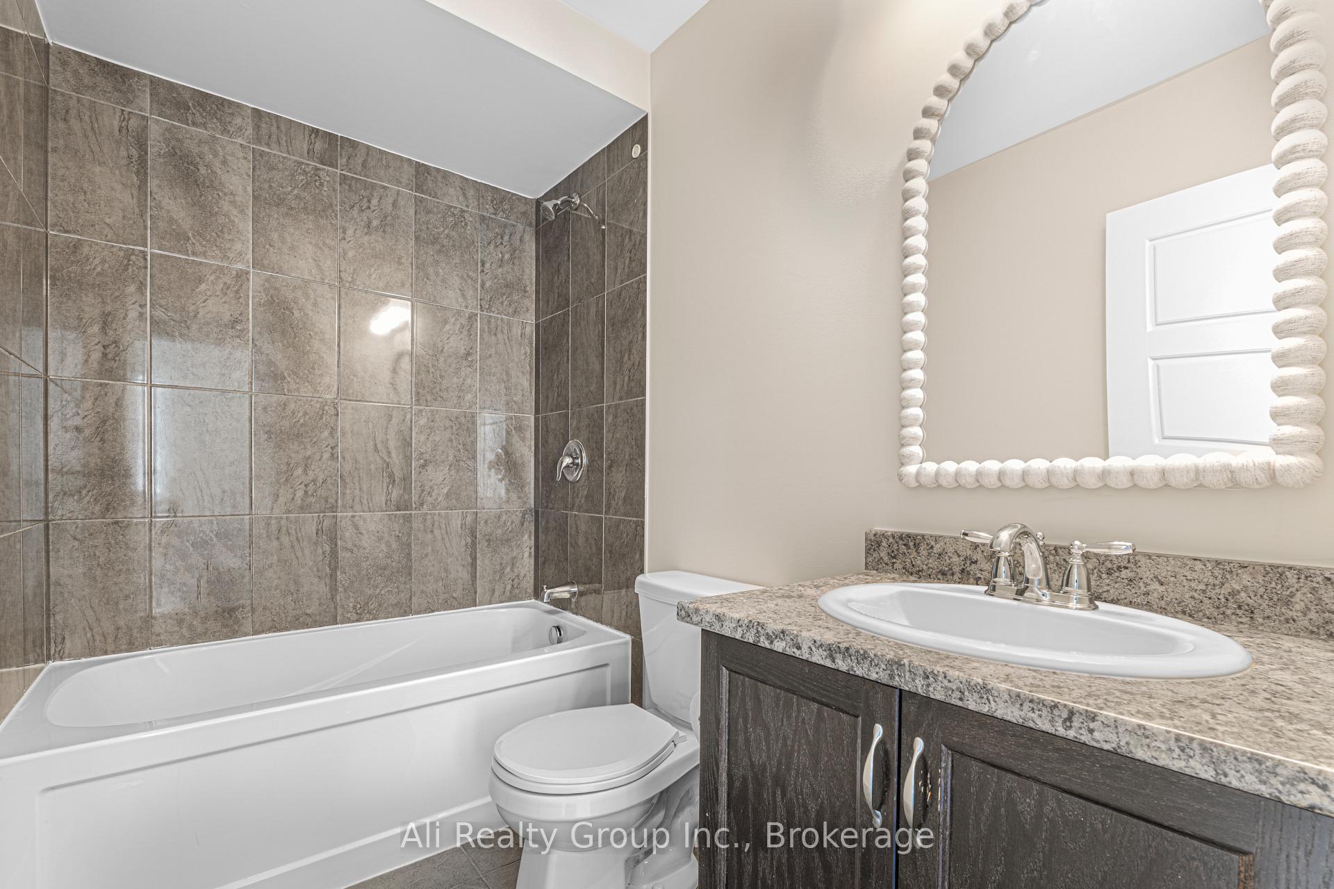Photo 16 of 359 Sweetfern Crescent, Ottawa, Avalon West — HOMEH