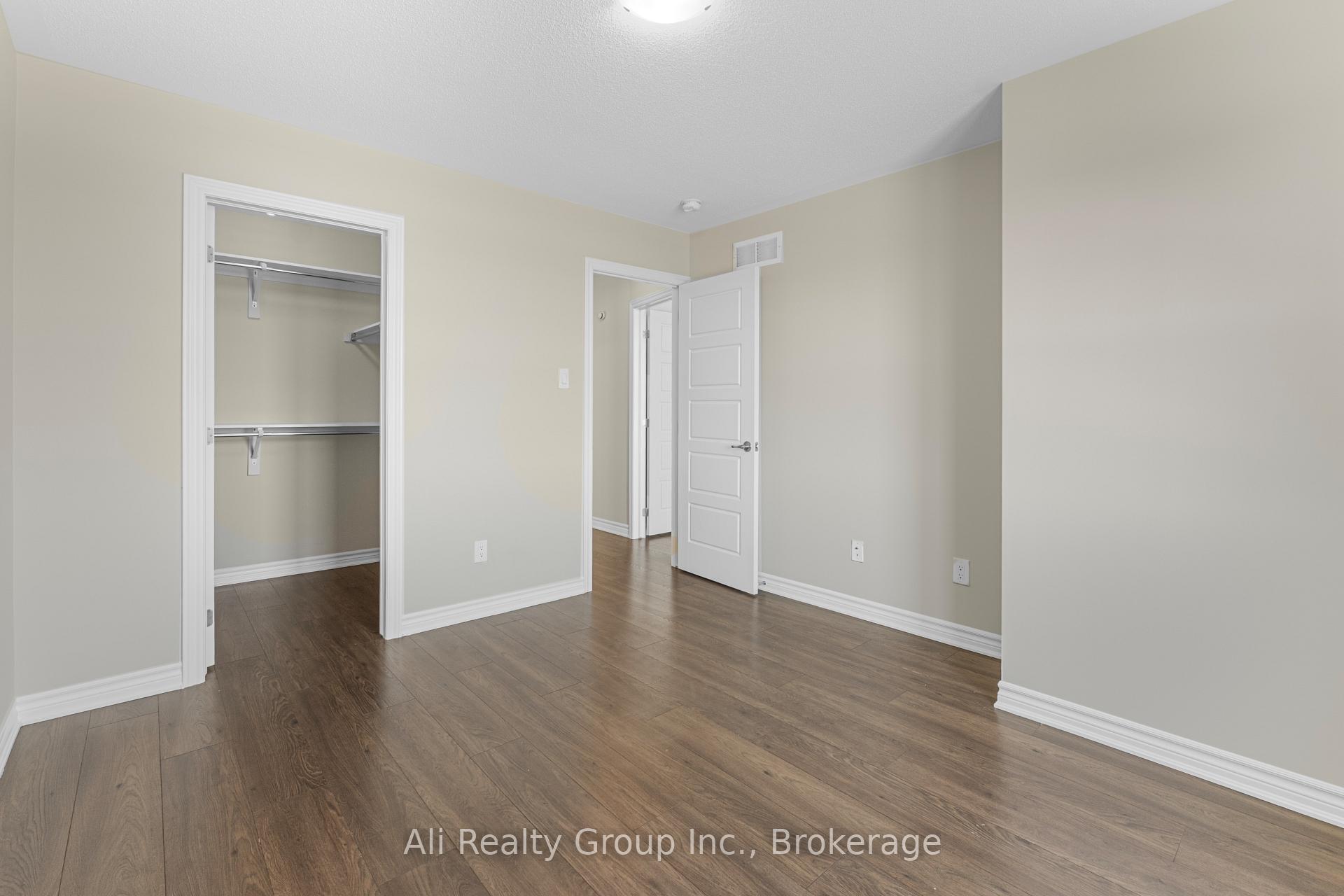 Photo 19 of 359 Sweetfern Crescent, Ottawa, Avalon West — HOMEH