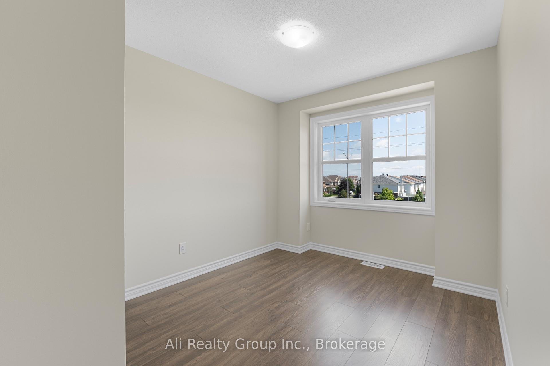 Photo 20 of 359 Sweetfern Crescent, Ottawa, Avalon West — HOMEH