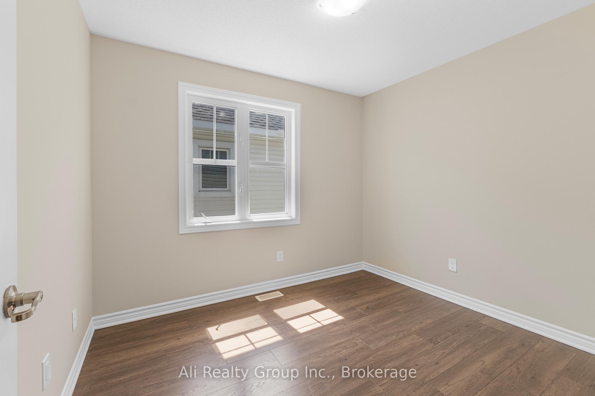 Photo 22 of 359 Sweetfern Crescent, Ottawa, Avalon West — HOMEH