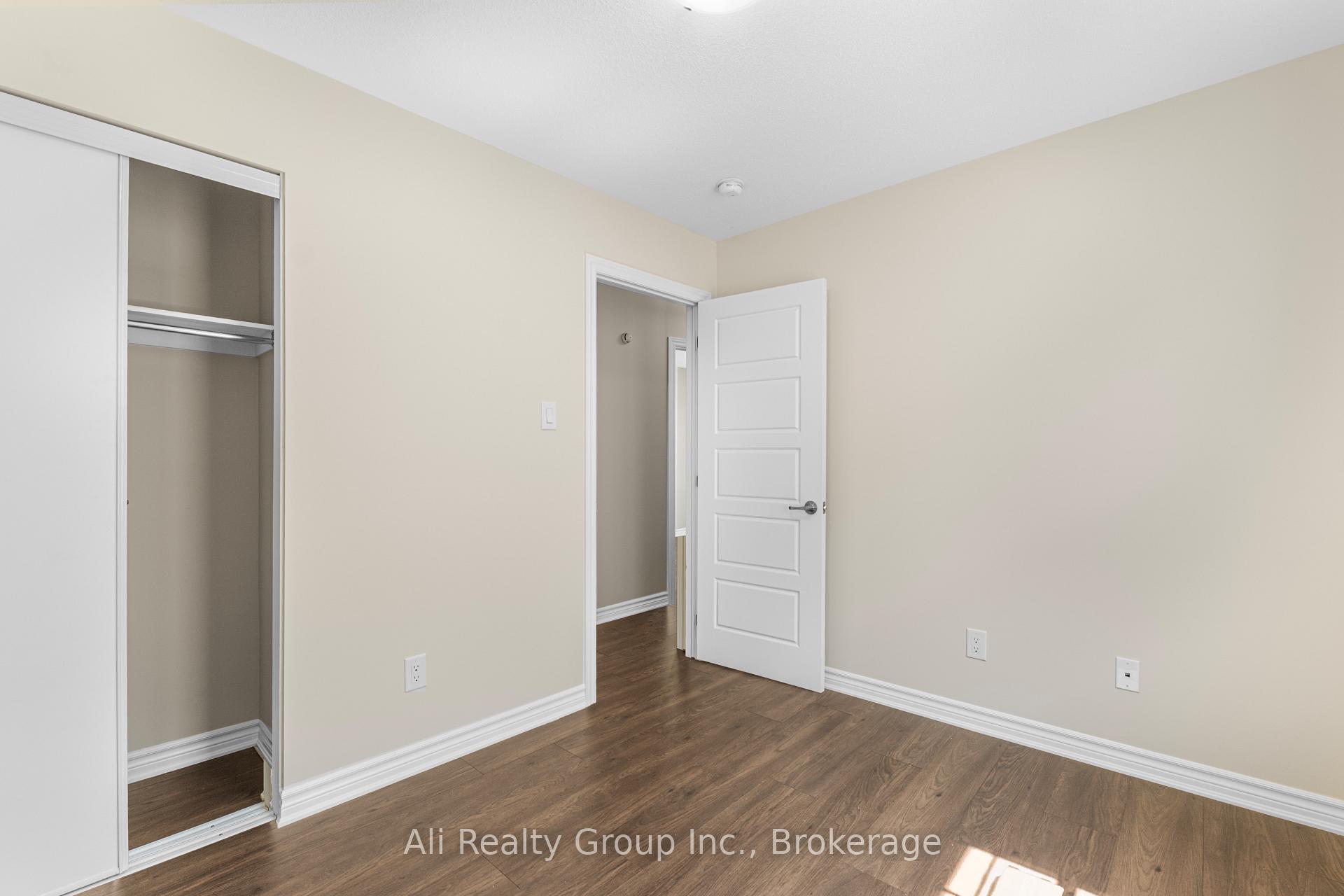 Photo 23 of 359 Sweetfern Crescent, Ottawa, Avalon West — HOMEH