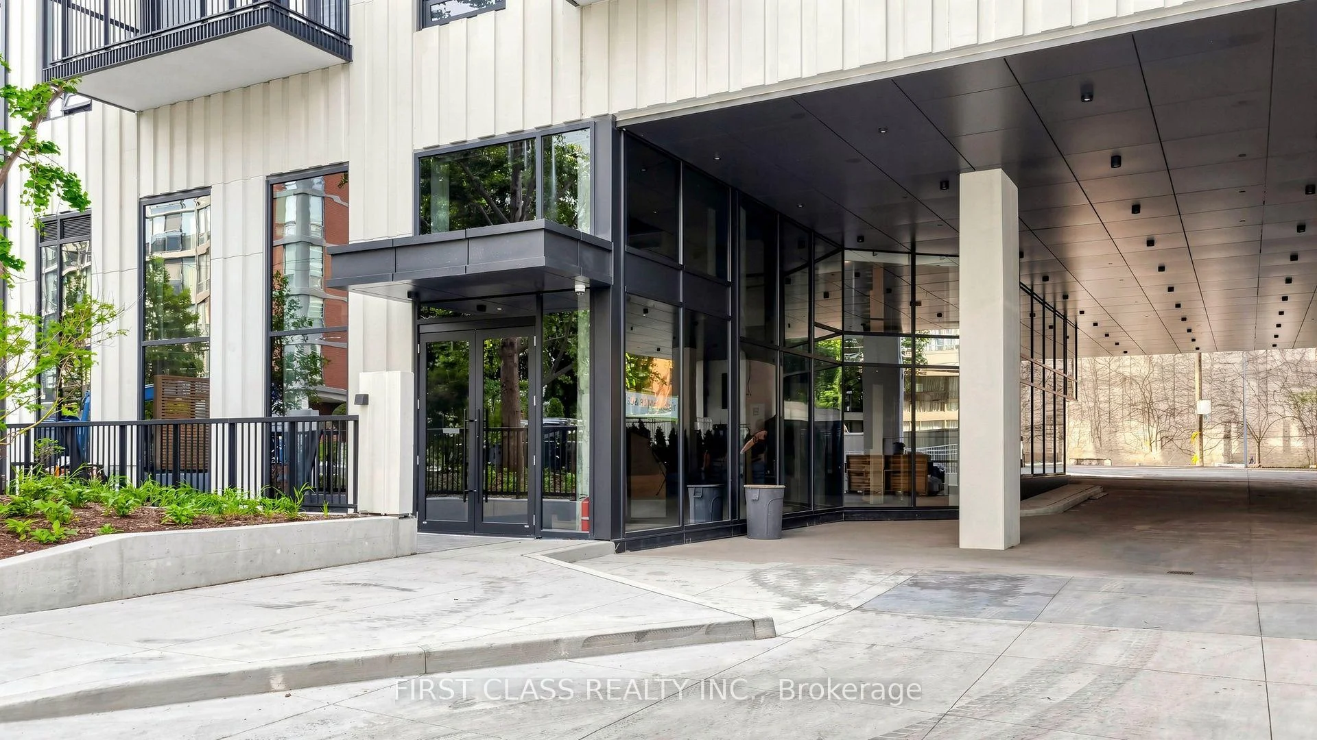 Photo 3 of Unit 822, 91 Montclair Avenue, Toronto, Forest Hill South — HOMEH