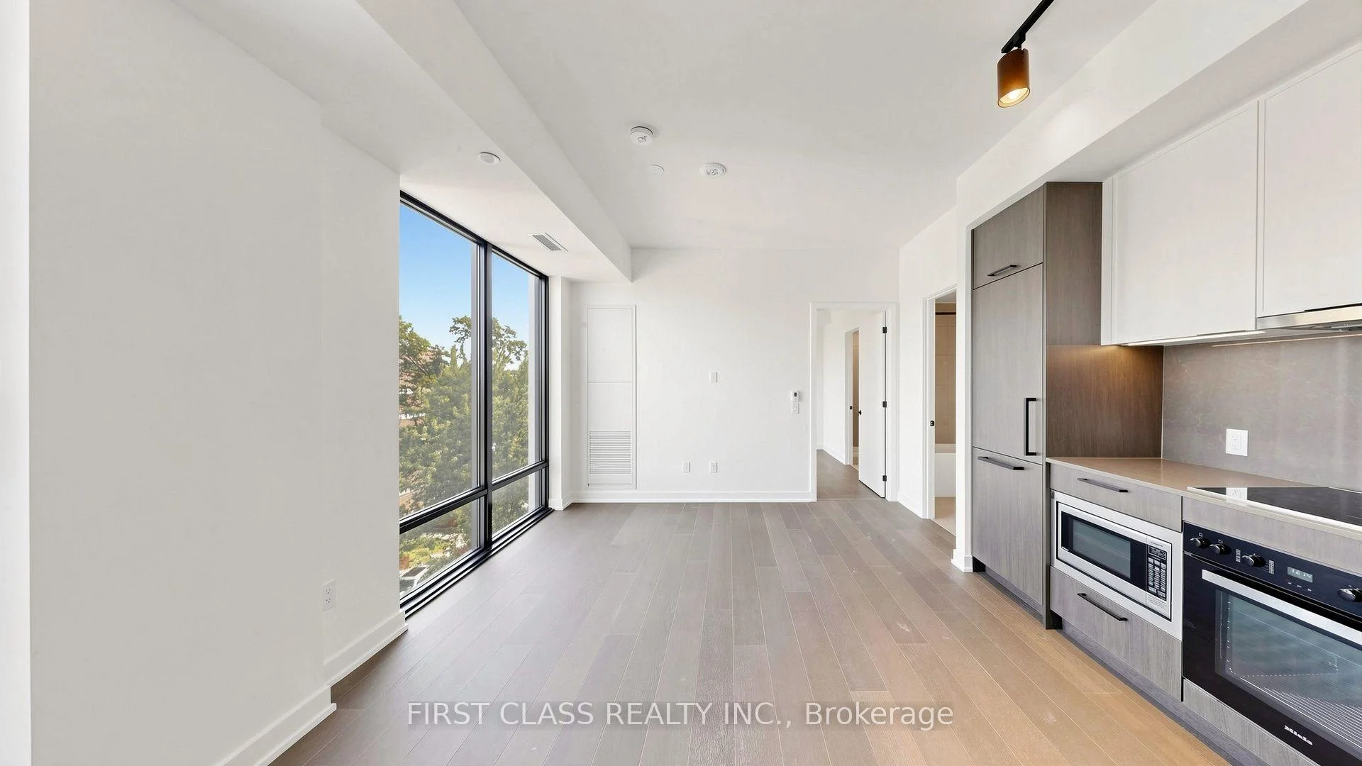 Photo 9 of Unit 822, 91 Montclair Avenue, Toronto, Forest Hill South — HOMEH