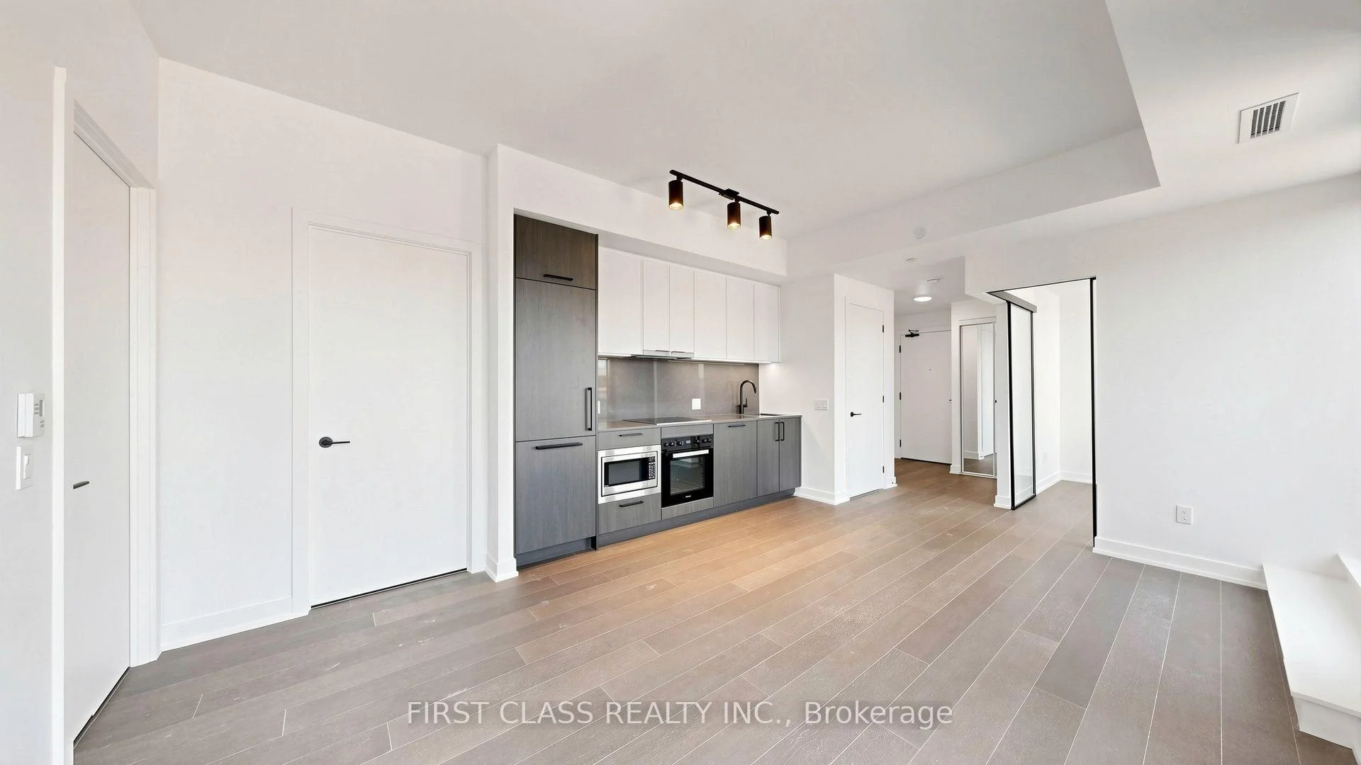 Photo 17 of Unit 822, 91 Montclair Avenue, Toronto, Forest Hill South — HOMEH