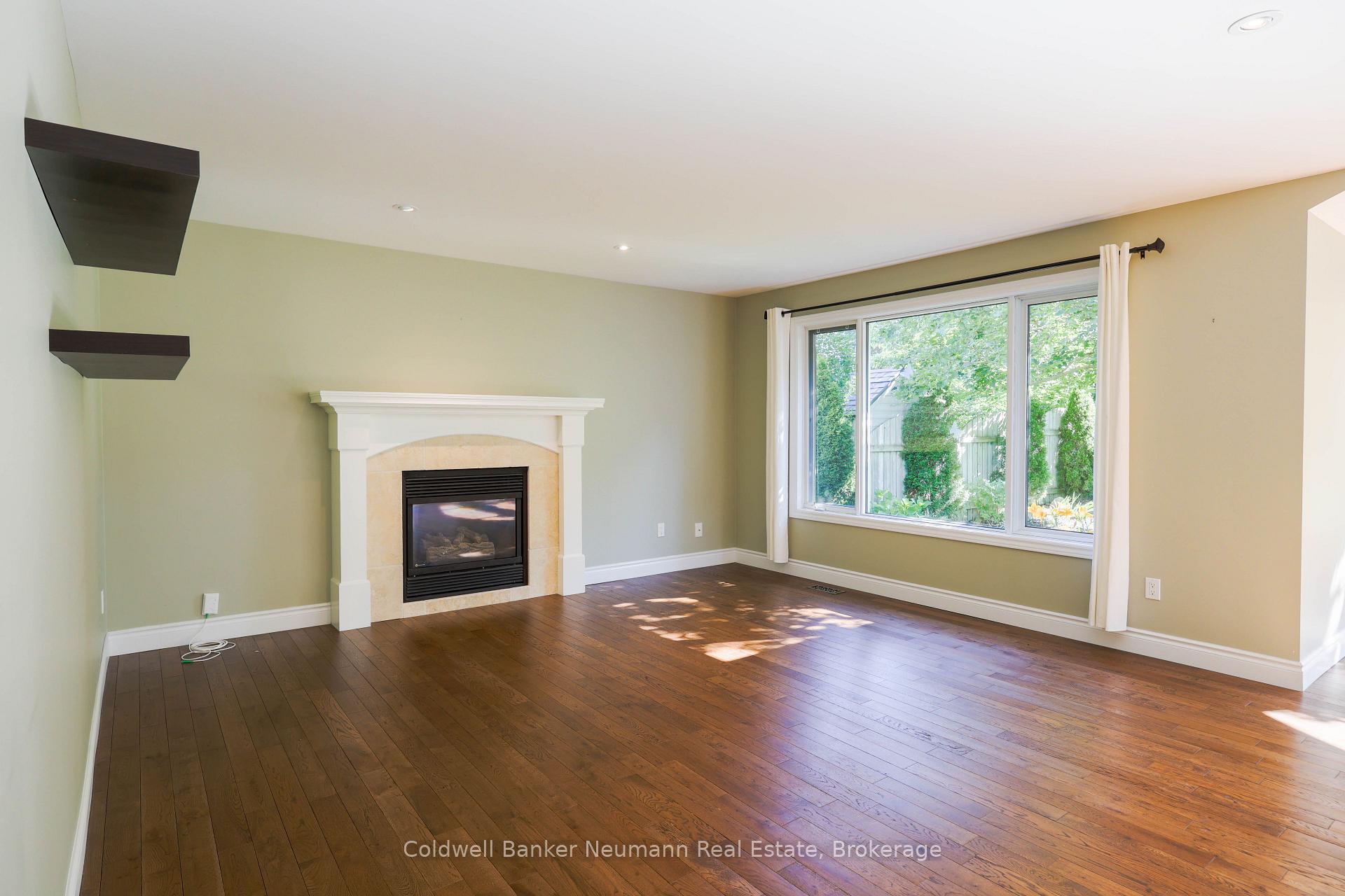 Photo 3 of Unit Upper, 44 Tanager Drive, Guelph, Kortright Hills — HOMEH
