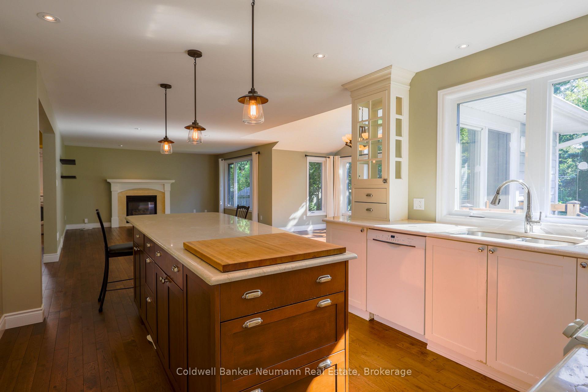 Photo 10 of Unit Upper, 44 Tanager Drive, Guelph, Kortright Hills — HOMEH