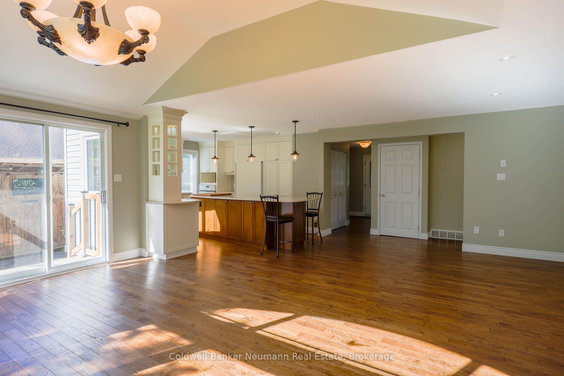 Photo 11 of Unit Upper, 44 Tanager Drive, Guelph, Kortright Hills — HOMEH