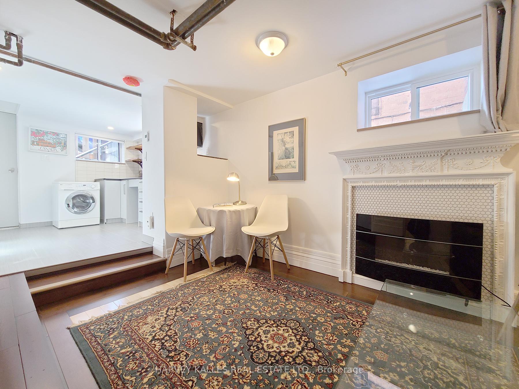 Photo 4 of Unit 5, 27 Hiawatha Road, Toronto, Greenwood-Coxwell — HOMEH