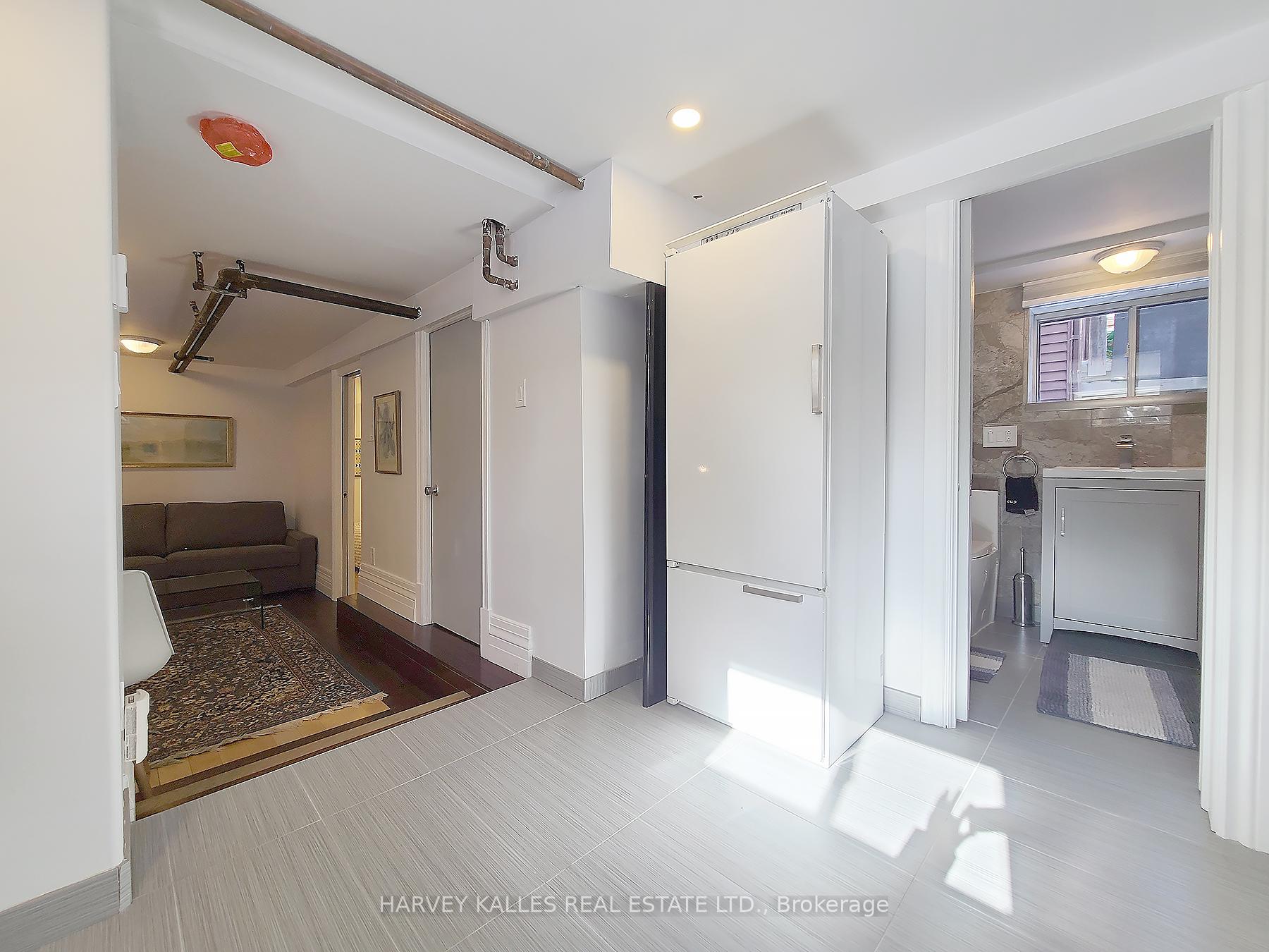 Photo 8 of Unit 5, 27 Hiawatha Road, Toronto, Greenwood-Coxwell — HOMEH