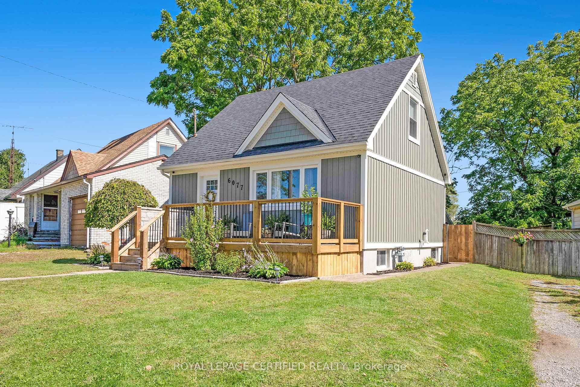 Photo 3 of 6077 Collins Drive, Niagara Falls, Arad/Fallsview — HOMEH