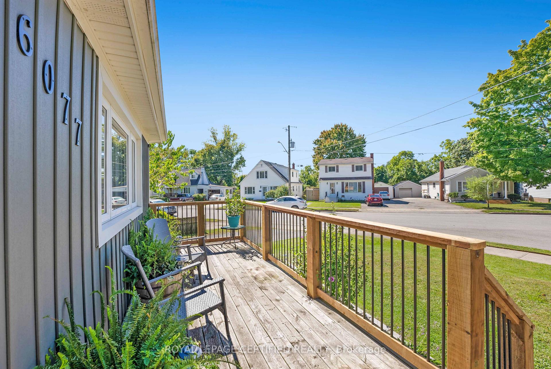 Photo 5 of 6077 Collins Drive, Niagara Falls, Arad/Fallsview — HOMEH