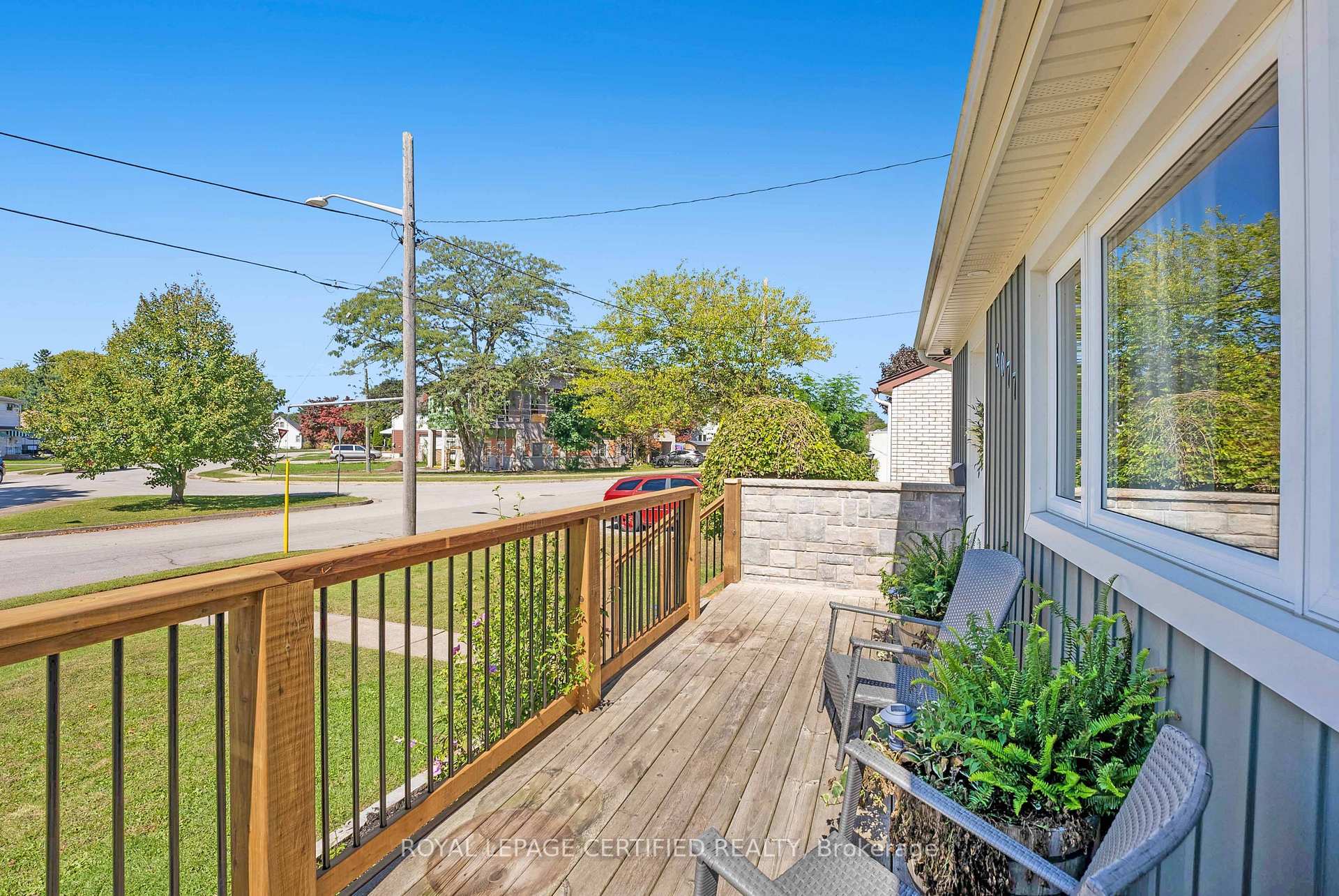 Photo 6 of 6077 Collins Drive, Niagara Falls, Arad/Fallsview — HOMEH