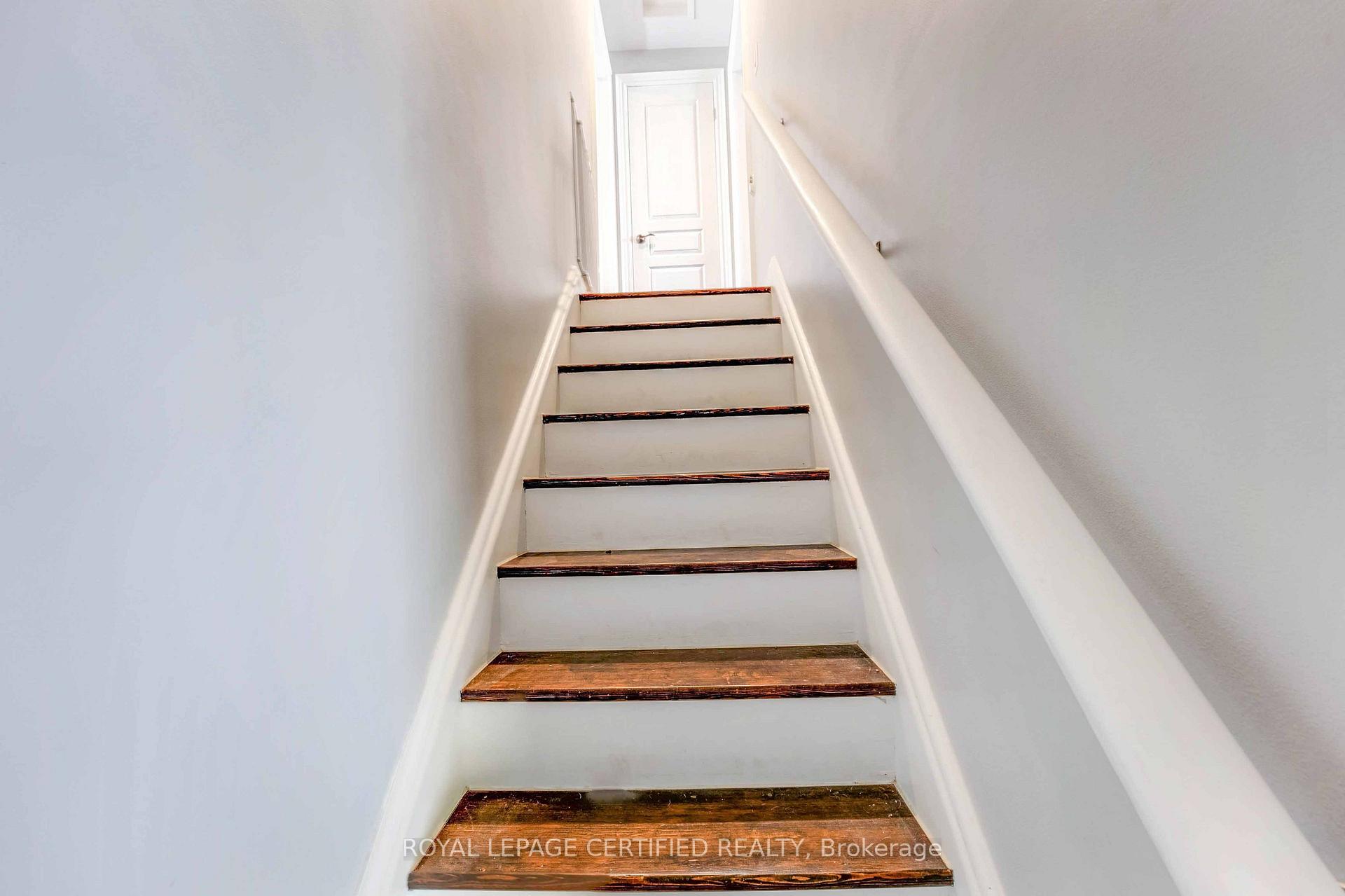 Photo 15 of 6077 Collins Drive, Niagara Falls, Arad/Fallsview — HOMEH