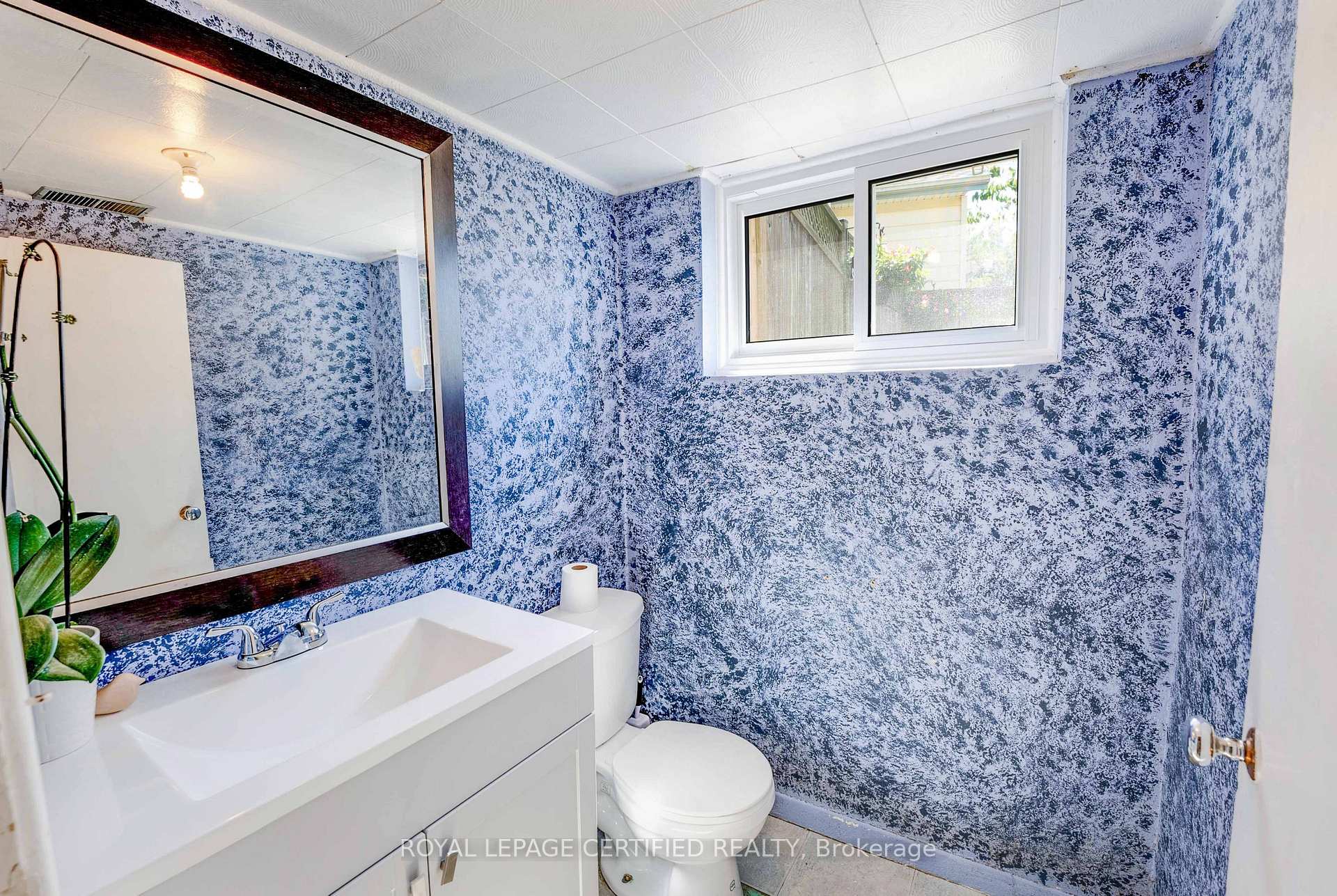 Photo 22 of 6077 Collins Drive, Niagara Falls, Arad/Fallsview — HOMEH