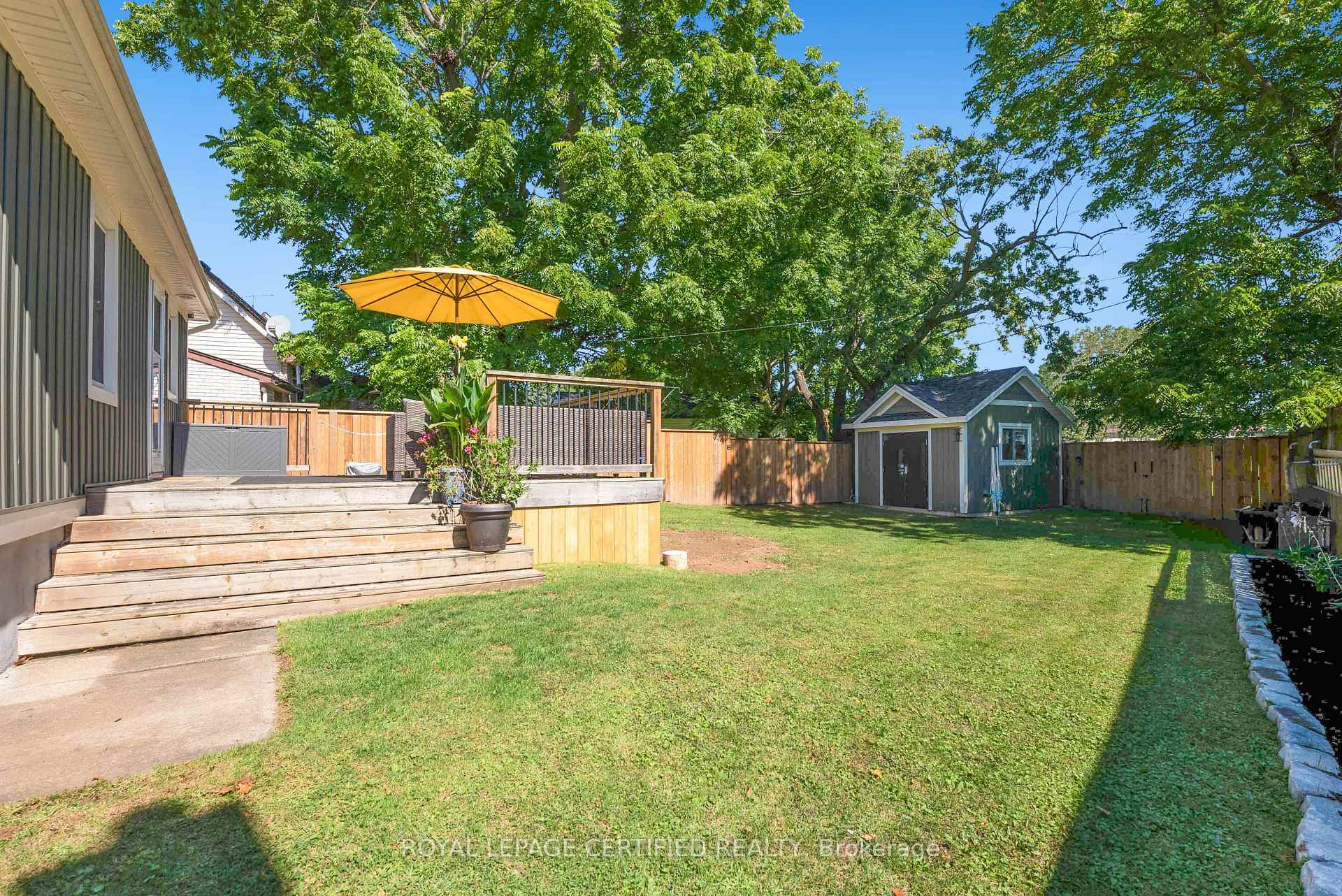 Photo 24 of 6077 Collins Drive, Niagara Falls, Arad/Fallsview — HOMEH