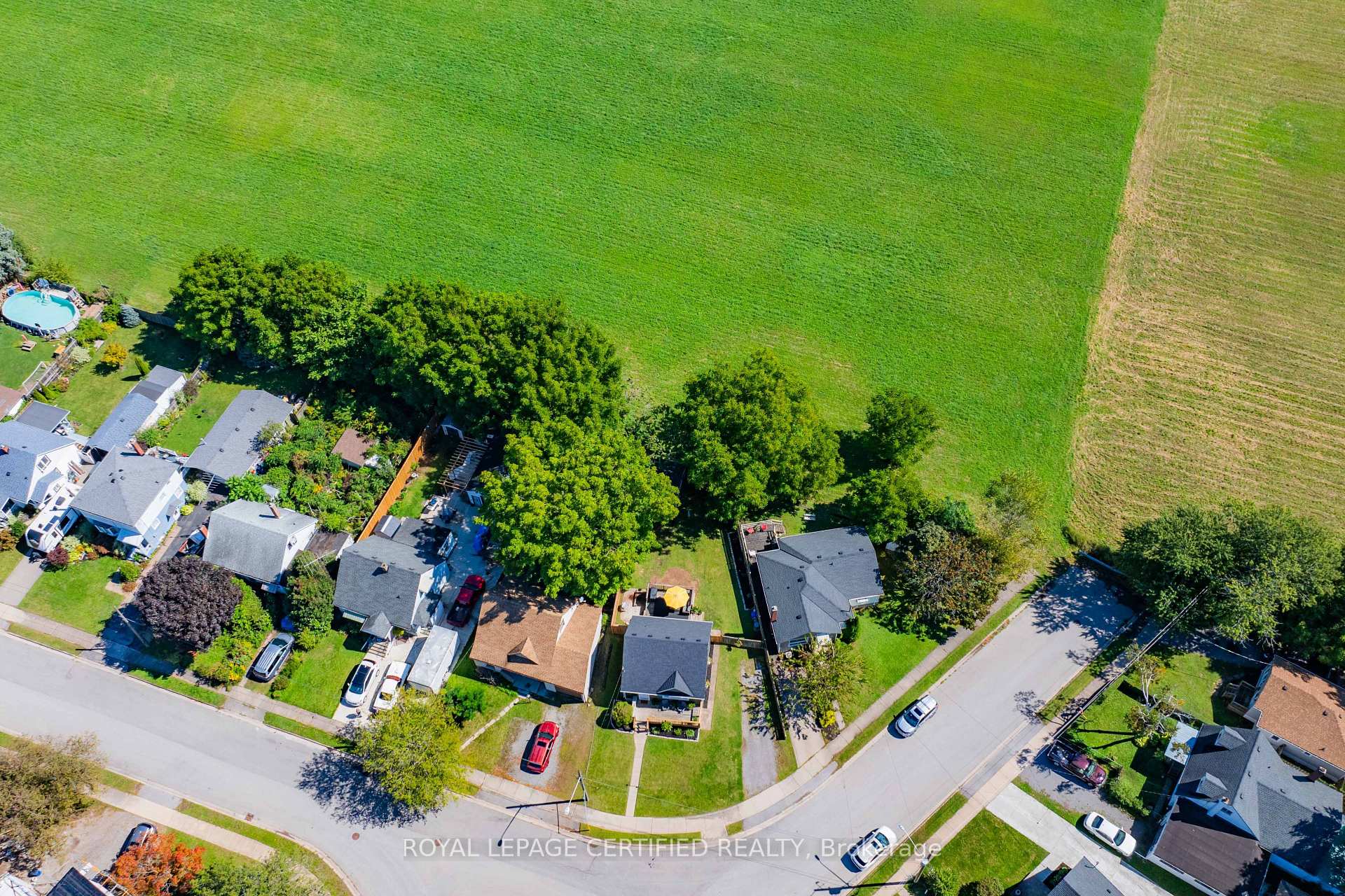 Photo 27 of 6077 Collins Drive, Niagara Falls, Arad/Fallsview — HOMEH