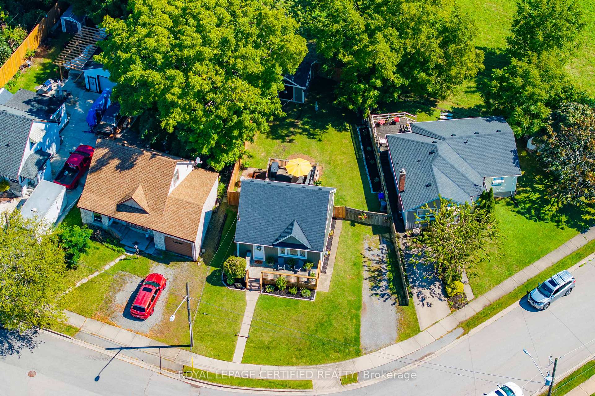 Photo 29 of 6077 Collins Drive, Niagara Falls, Arad/Fallsview — HOMEH