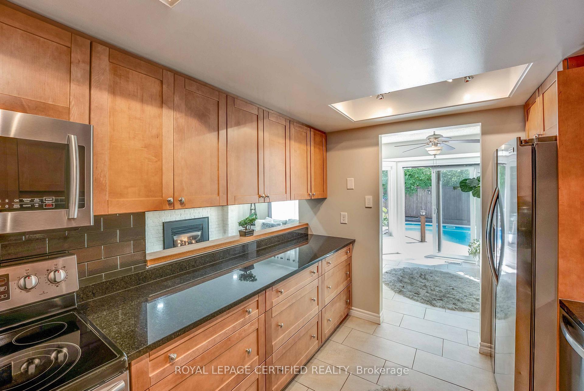 Photo 31 of 6077 Collins Drive, Niagara Falls, Arad/Fallsview — HOMEH