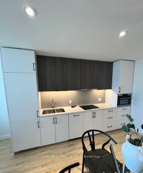 Photo of Unit 706, 741 King Street W