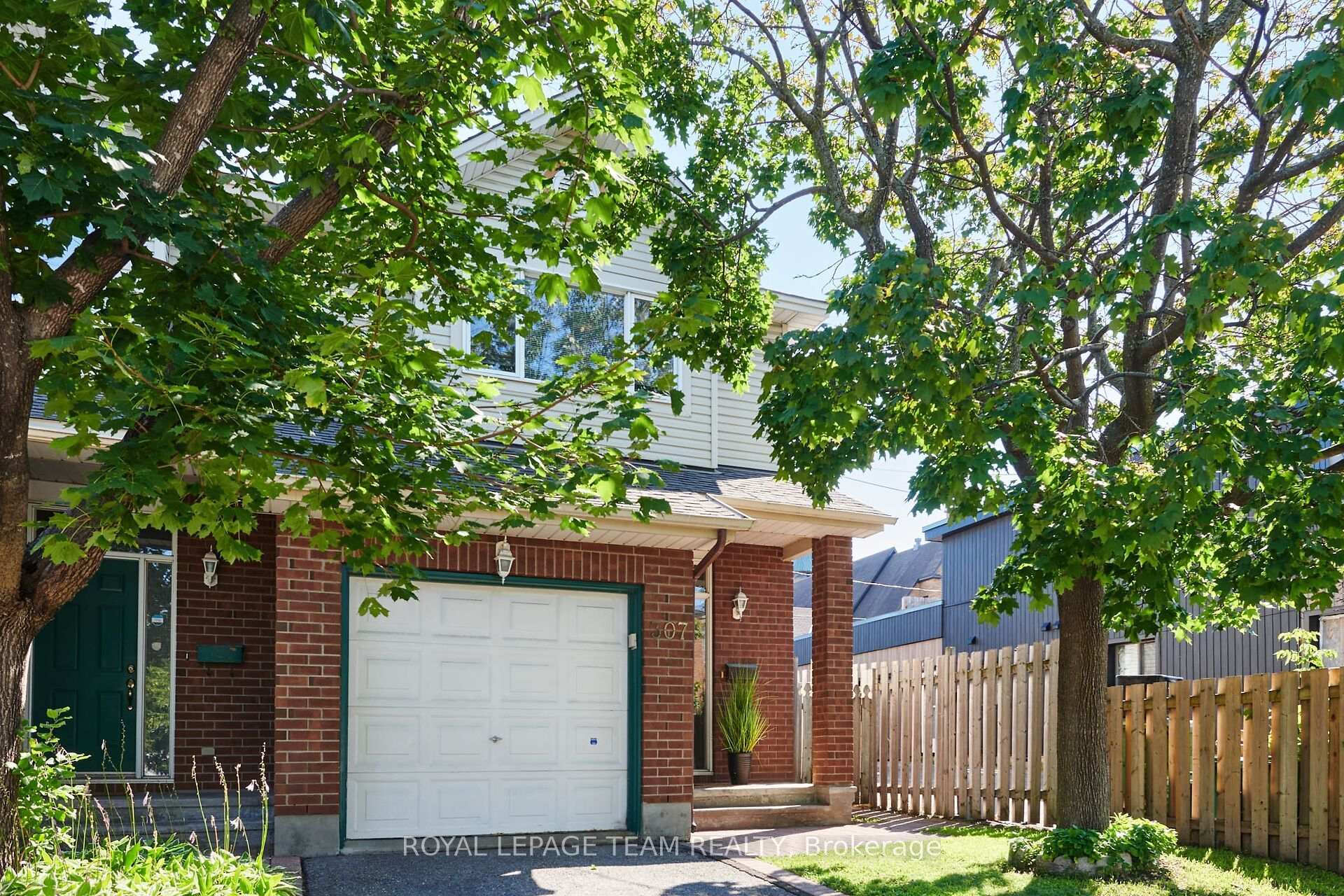 Photo 3 of 307 Cyr Avenue, Ottawa, Vanier — HOMEH