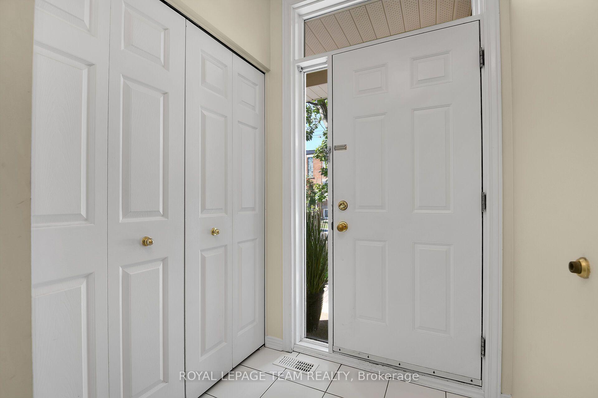 Photo 9 of 307 Cyr Avenue, Ottawa, Vanier — HOMEH