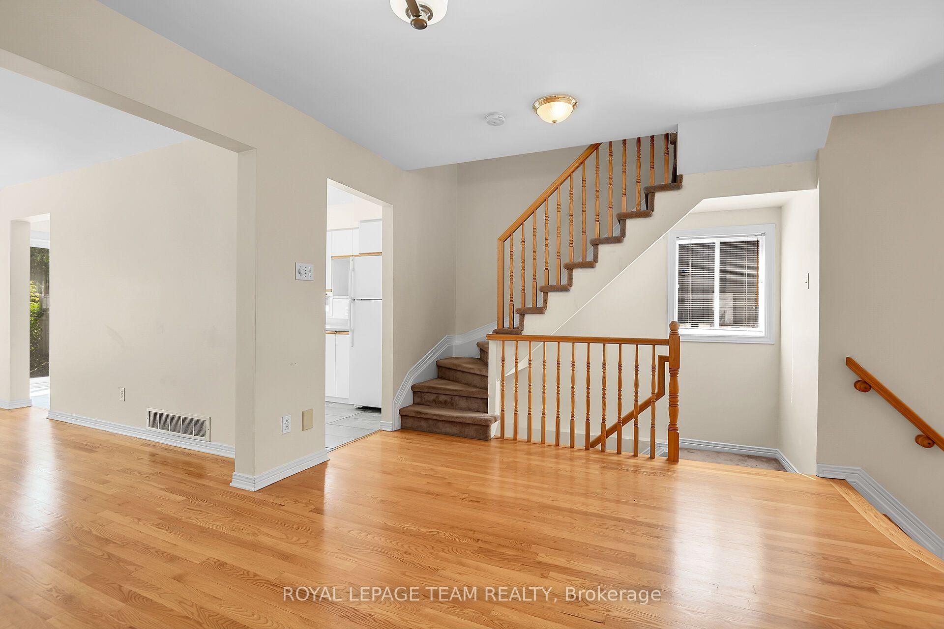 Photo 23 of 307 Cyr Avenue, Ottawa, Vanier — HOMEH