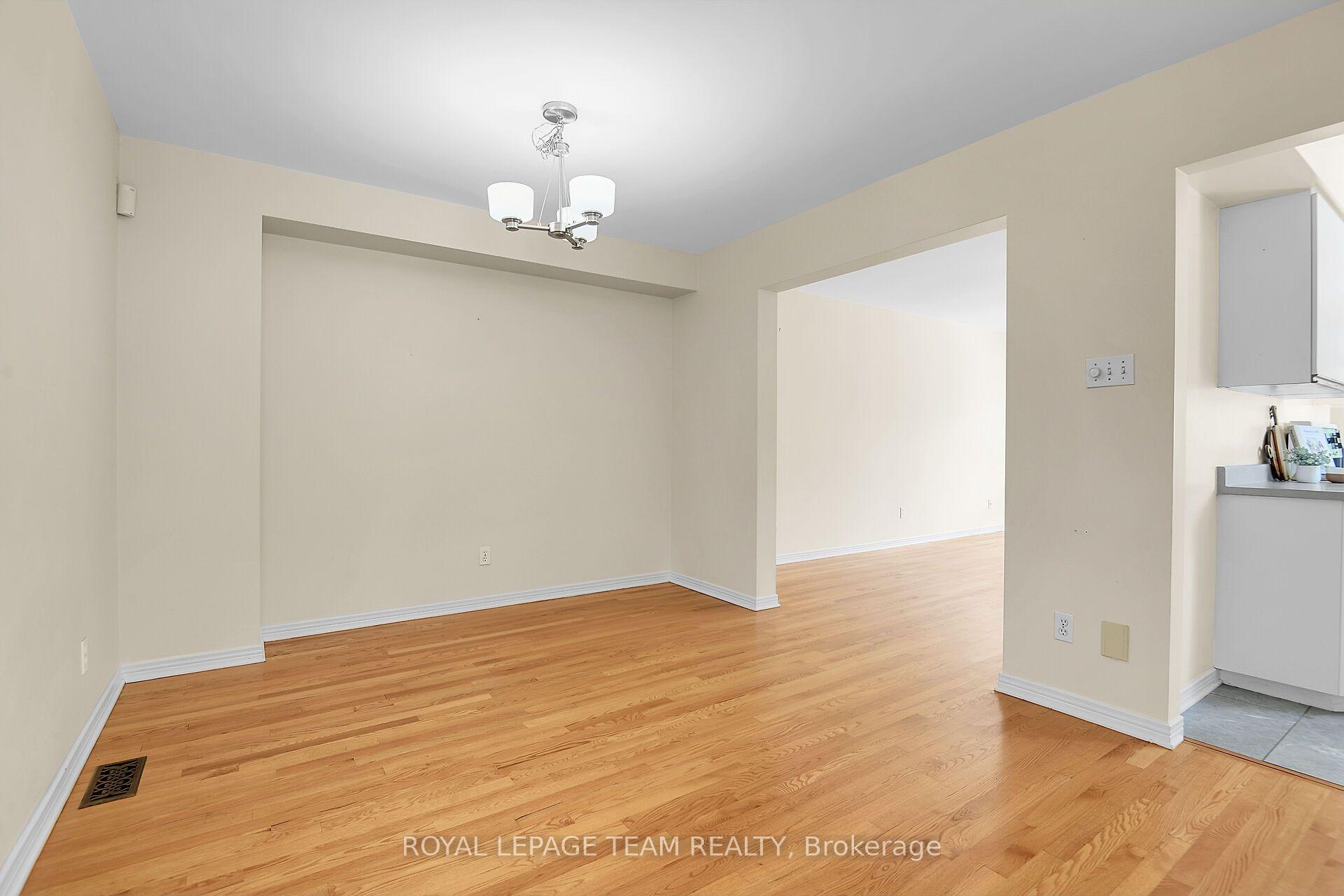 Photo 27 of 307 Cyr Avenue, Ottawa, Vanier — HOMEH