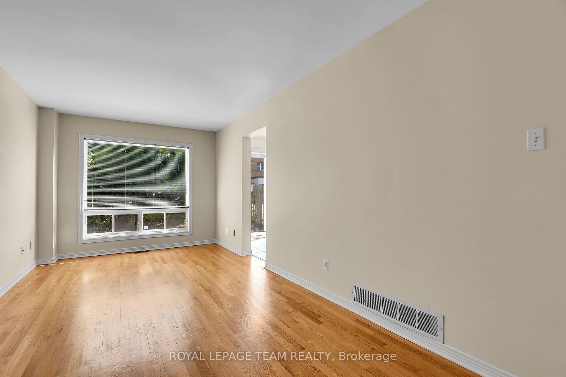 Photo 30 of 307 Cyr Avenue, Ottawa, Vanier — HOMEH