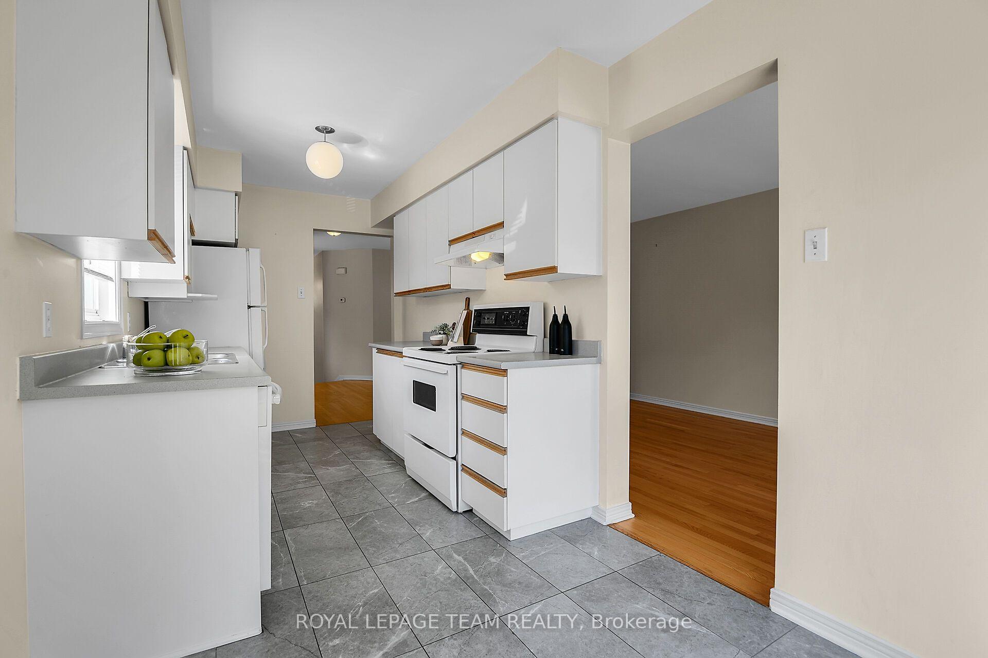 Photo 34 of 307 Cyr Avenue, Ottawa, Vanier — HOMEH