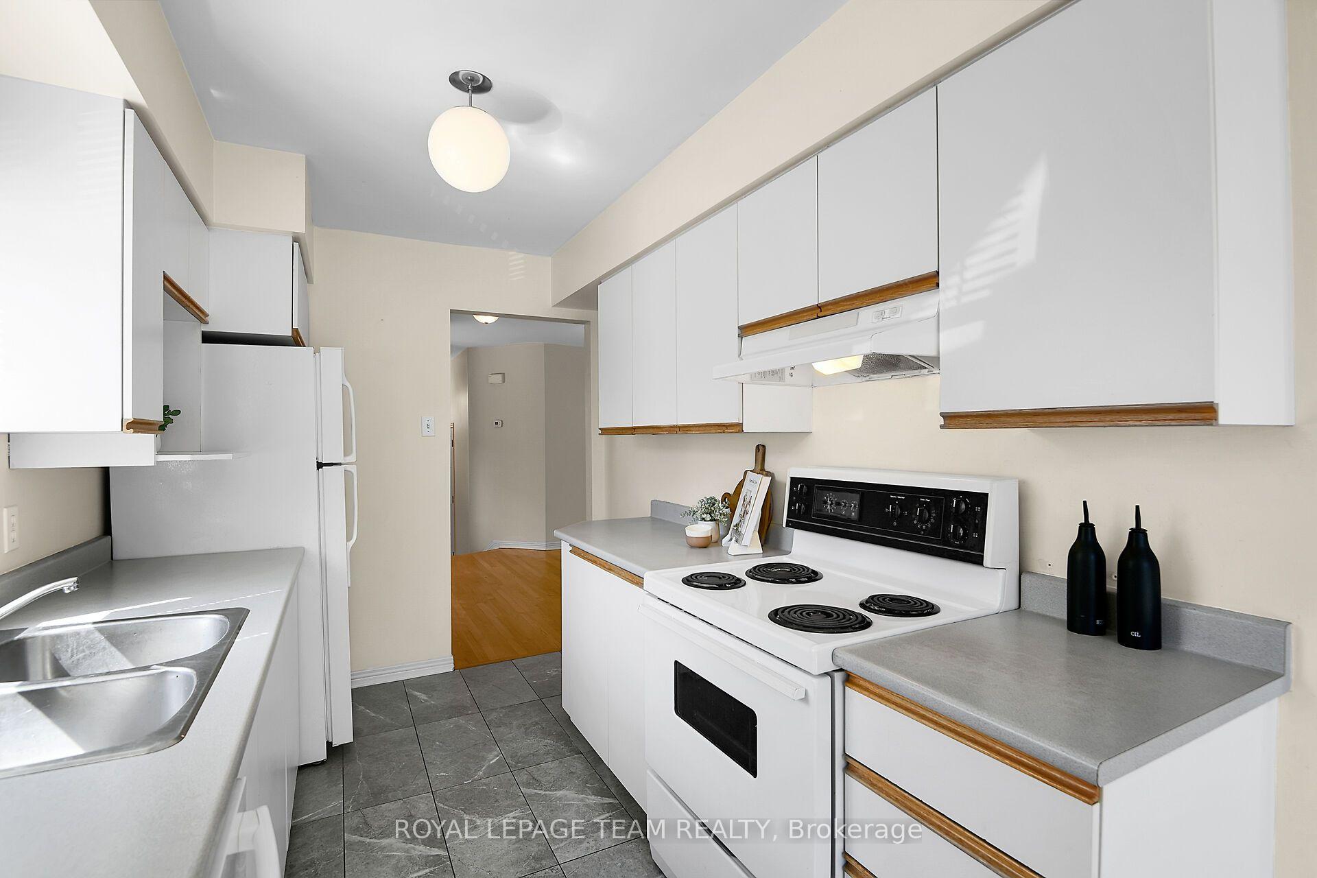 Photo 35 of 307 Cyr Avenue, Ottawa, Vanier — HOMEH