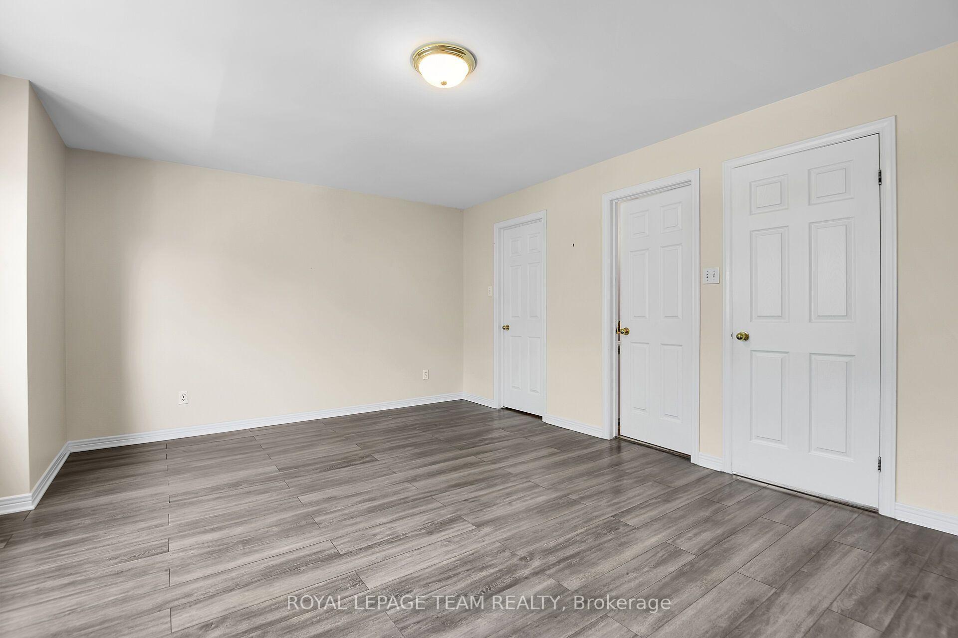Photo 45 of 307 Cyr Avenue, Ottawa, Vanier — HOMEH