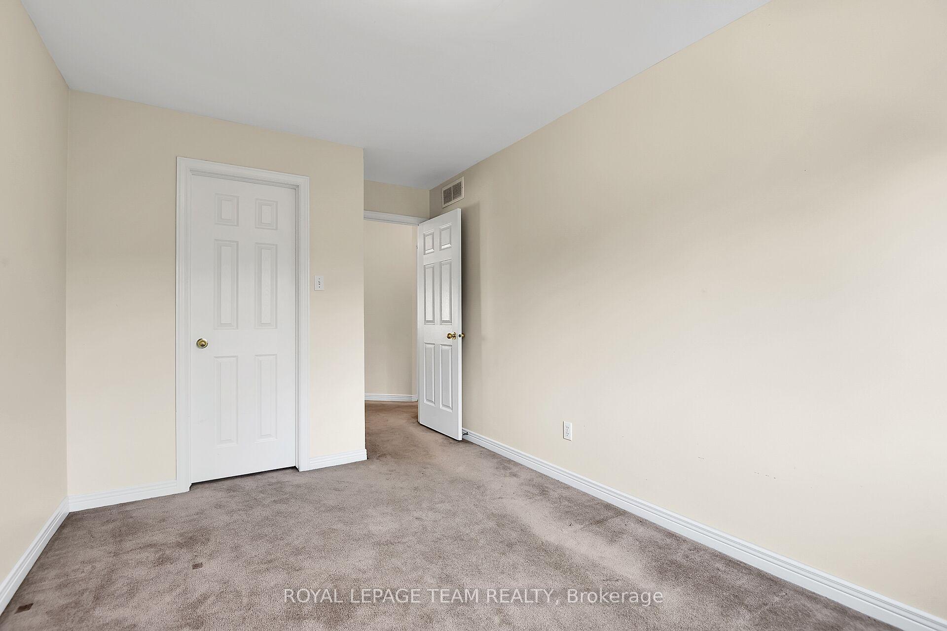 Photo 53 of 307 Cyr Avenue, Ottawa, Vanier — HOMEH