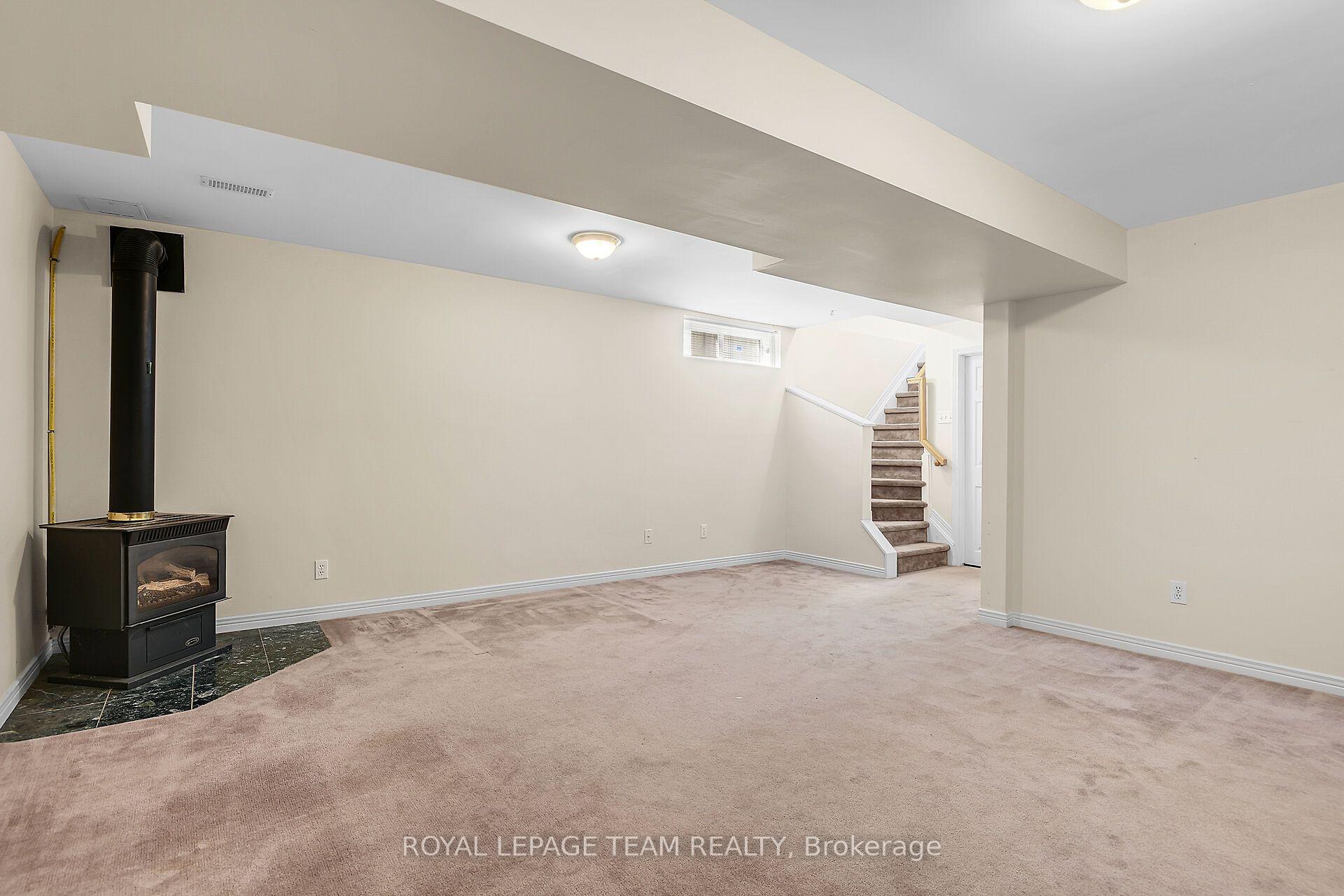 Photo 55 of 307 Cyr Avenue, Ottawa, Vanier — HOMEH