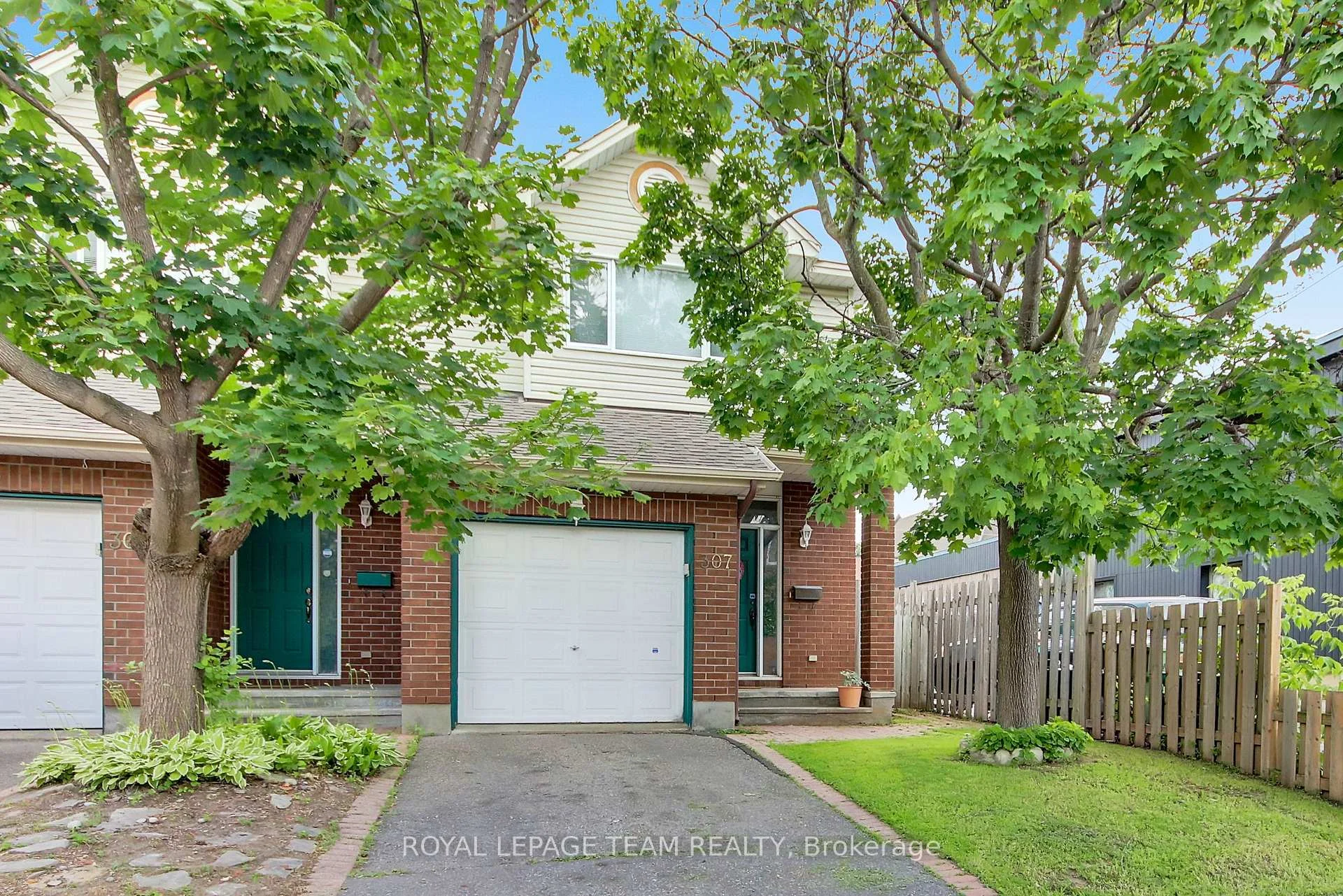Photo 4 of 307 Cyr Avenue, Ottawa, Vanier — HOMEH