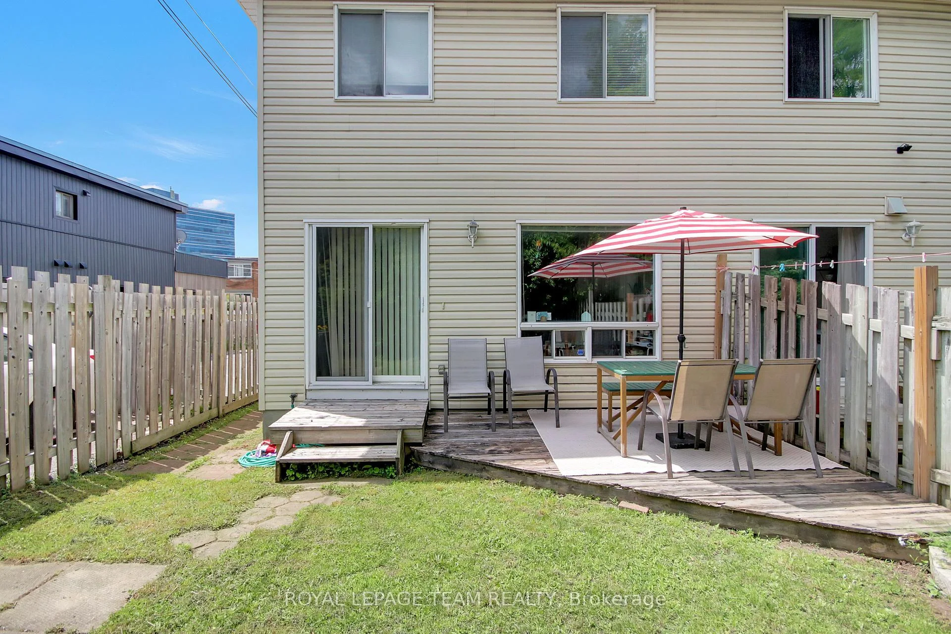 Photo 20 of 307 Cyr Avenue, Ottawa, Vanier — HOMEH