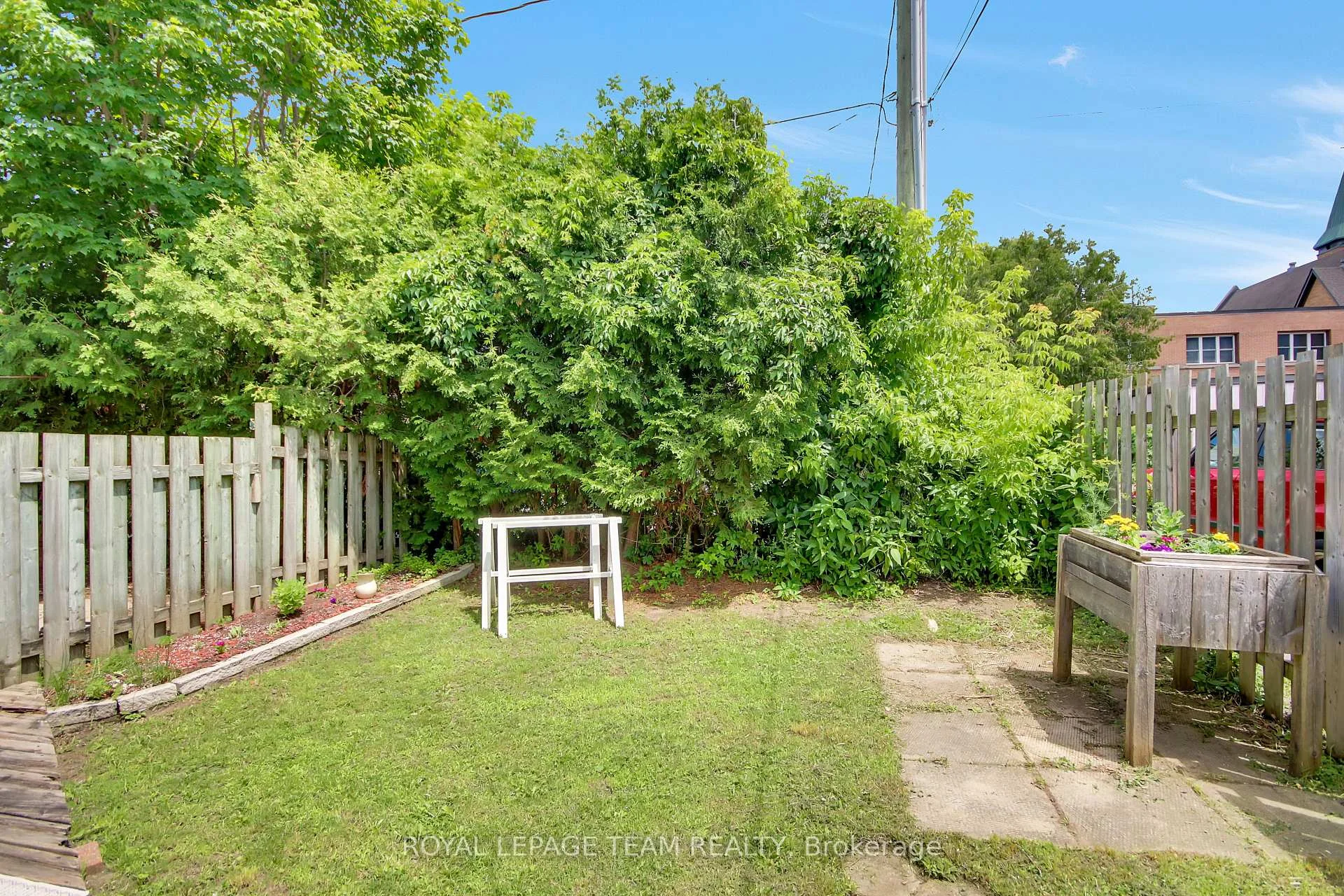 Photo 24 of 307 Cyr Avenue, Ottawa, Vanier — HOMEH