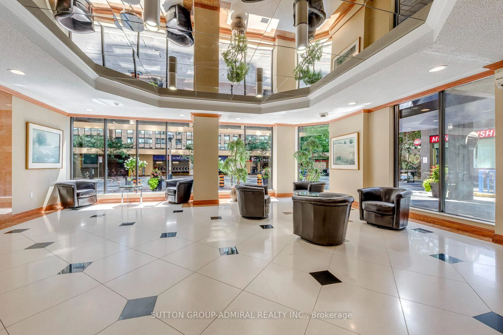 Photo 5 of Unit 406, 633 Bay Street, Toronto, Bay Street Corridor — HOMEH