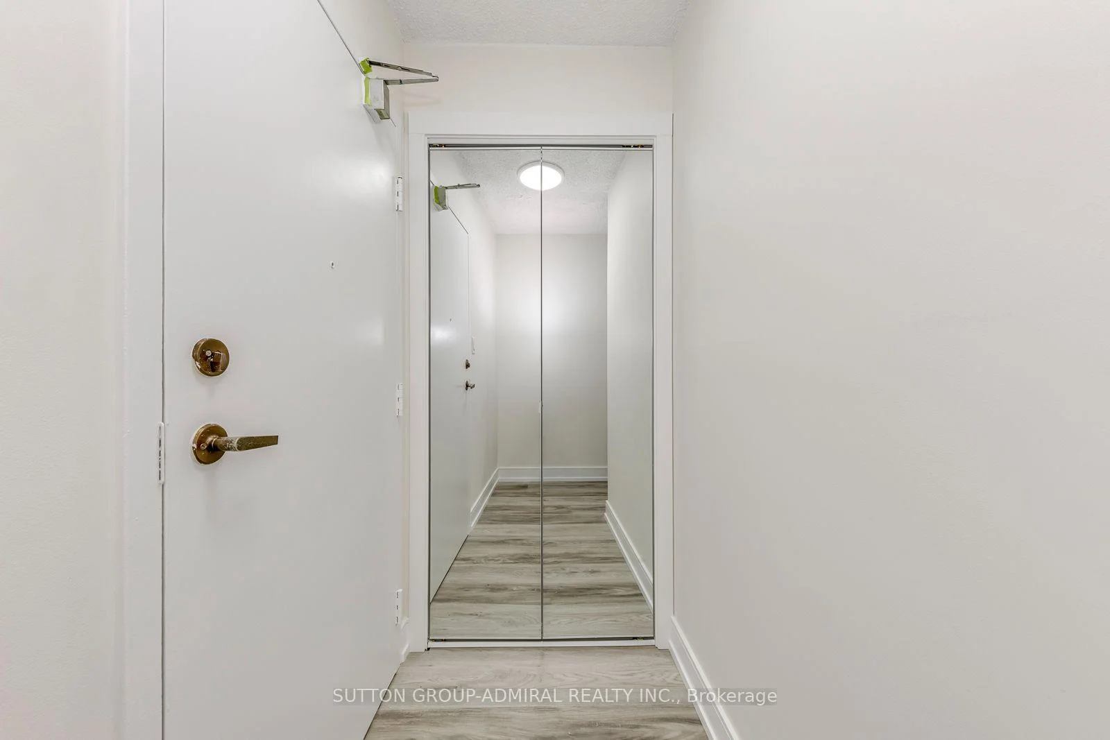 Photo 8 of Unit 406, 633 Bay Street, Toronto, Bay Street Corridor — HOMEH