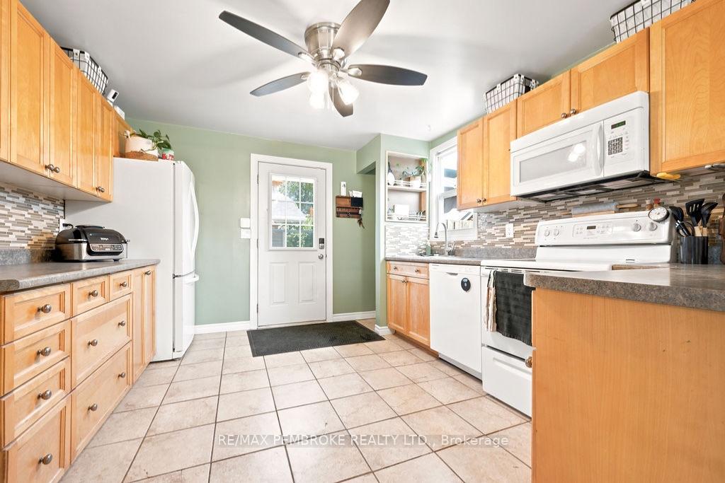Photo 10 of 617 Third Avenue S, Laurentian Valley, Laurentian Valley — HOMEH