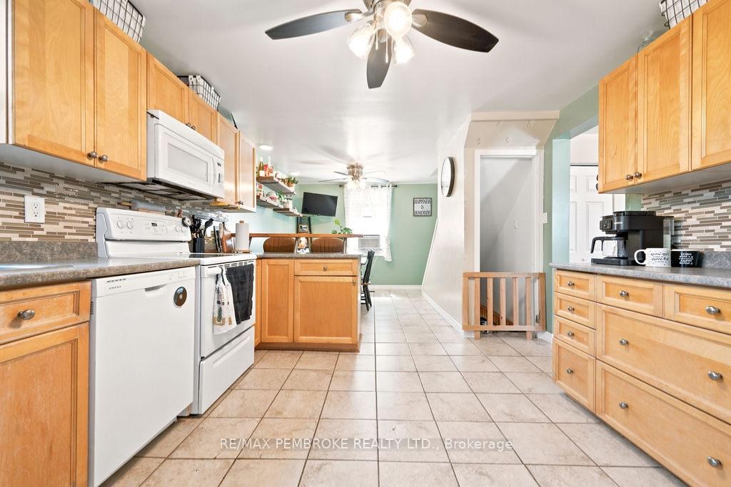 Photo 11 of 617 Third Avenue S, Laurentian Valley, Laurentian Valley — HOMEH