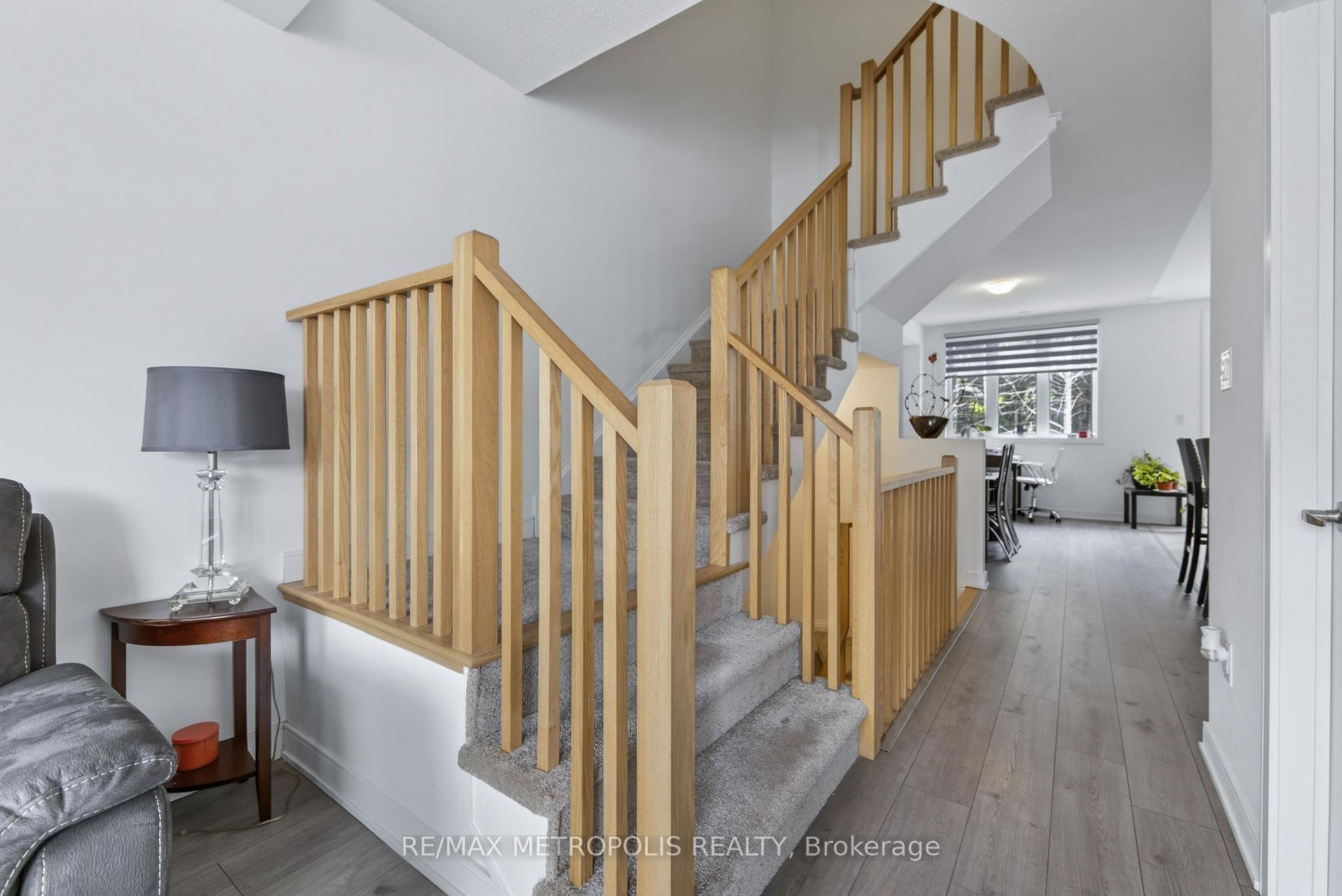 Photo 31 of 132 Blue Forest Crescent, Barrie, Innis-Shore — HOMEH