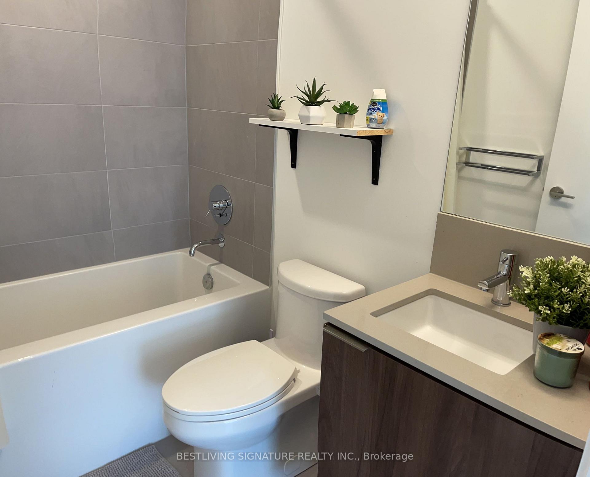 Photo 5 of 7890 Jane Street, Vaughan, Vaughan Corporate Centre — HOMEH