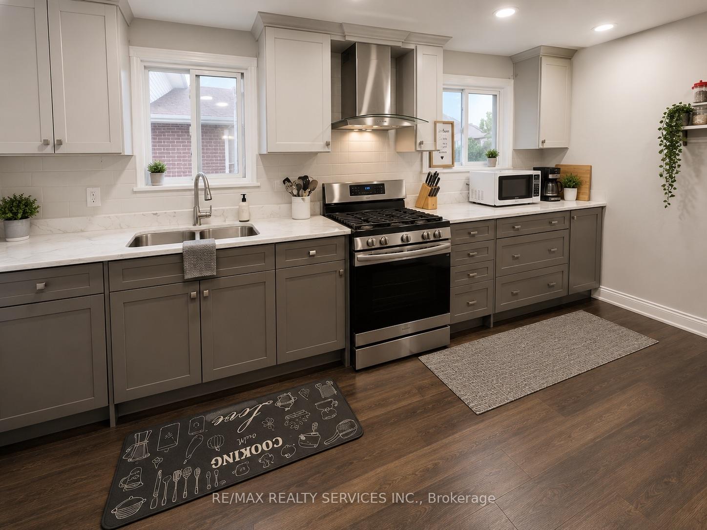 Photo 8 of 71 Newlyn Crescent, Brampton, Brampton North — HOMEH
