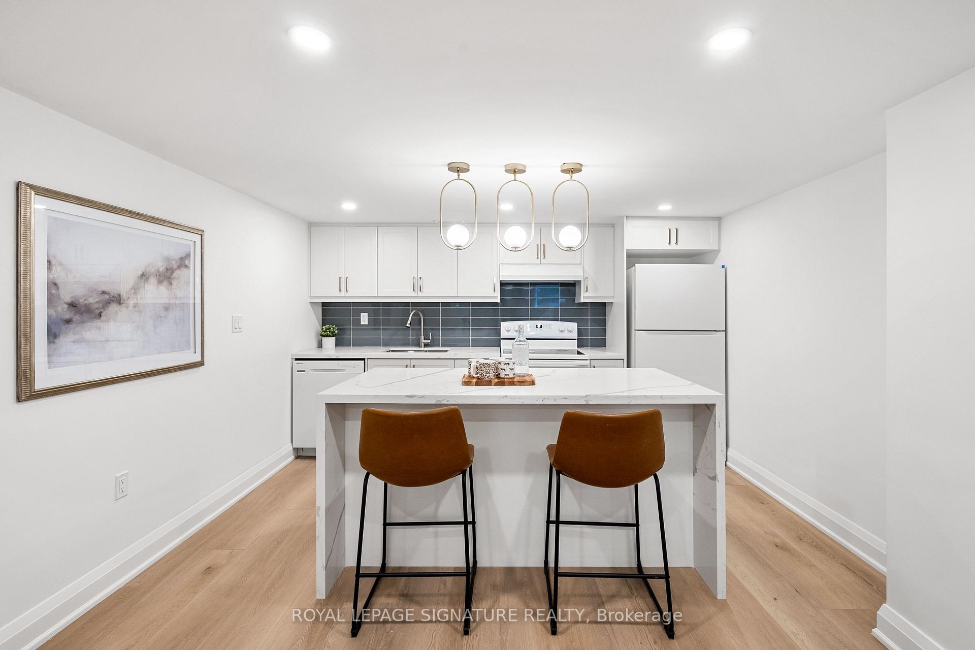 Photo 7 of Unit Lower, 247 Kathryn Crescent, Newmarket, Central Newmarket — HOMEH