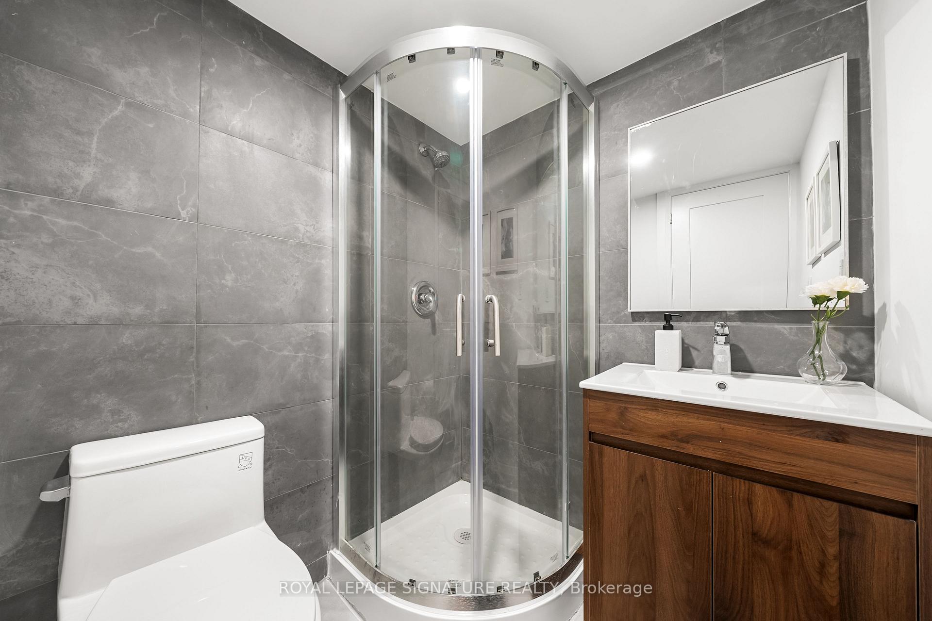 Photo 10 of Unit Lower, 247 Kathryn Crescent, Newmarket, Central Newmarket — HOMEH