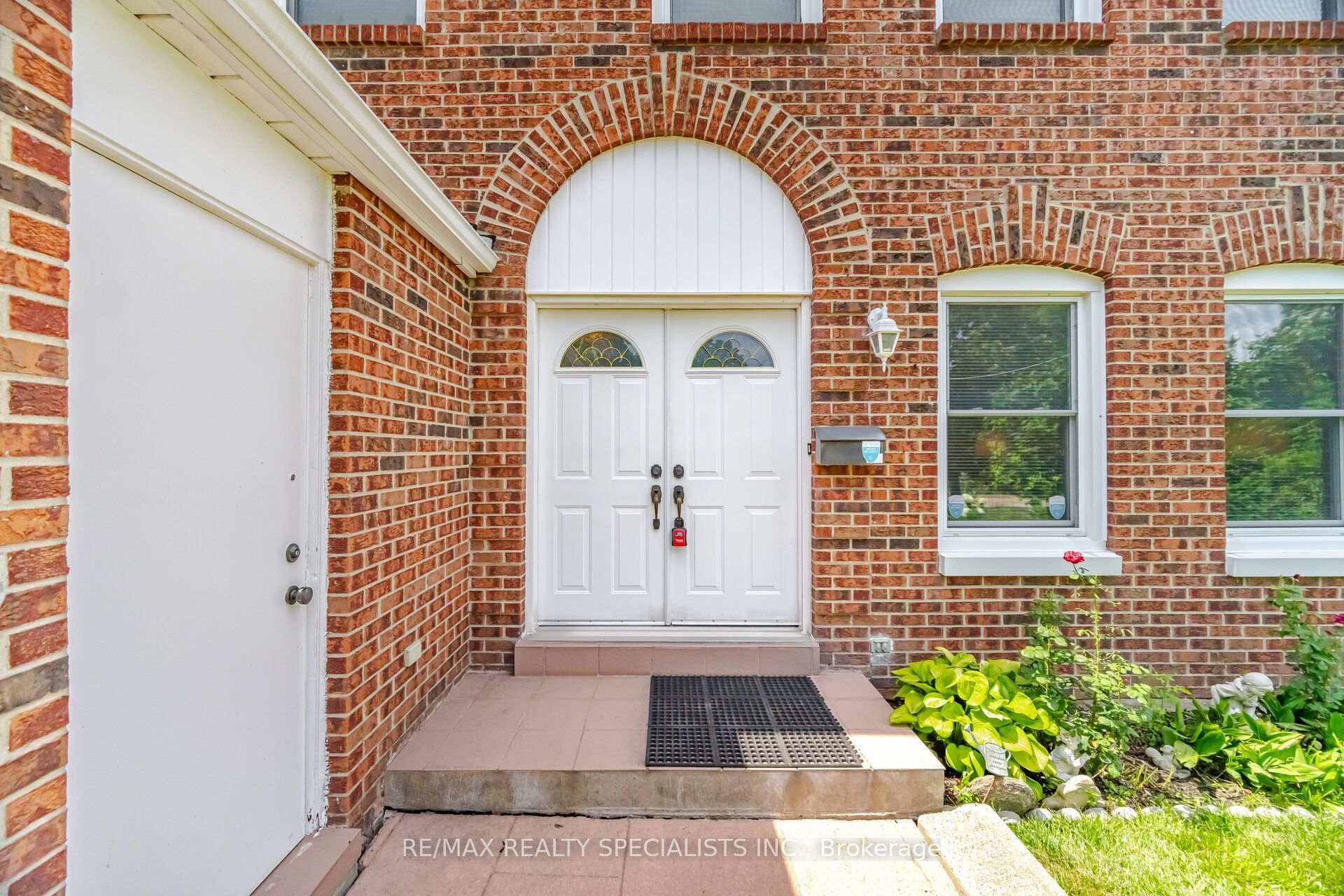 Photo 3 of 18 Jill Crescent, Brampton, Northgate — HOMEH