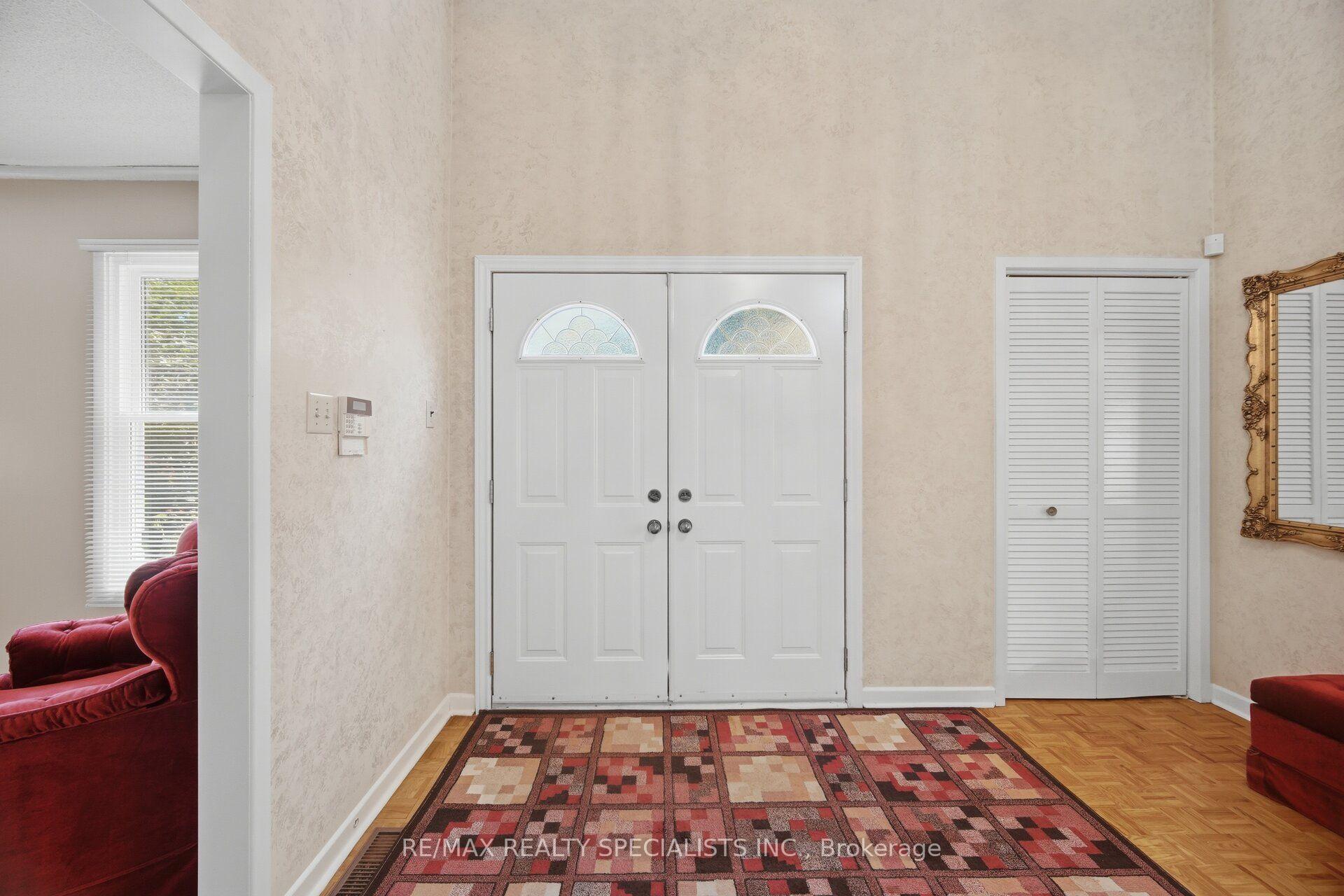 Photo 4 of 18 Jill Crescent, Brampton, Northgate — HOMEH