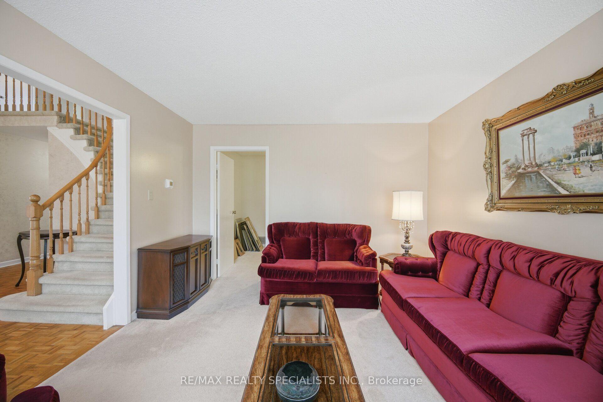 Photo 8 of 18 Jill Crescent, Brampton, Northgate — HOMEH
