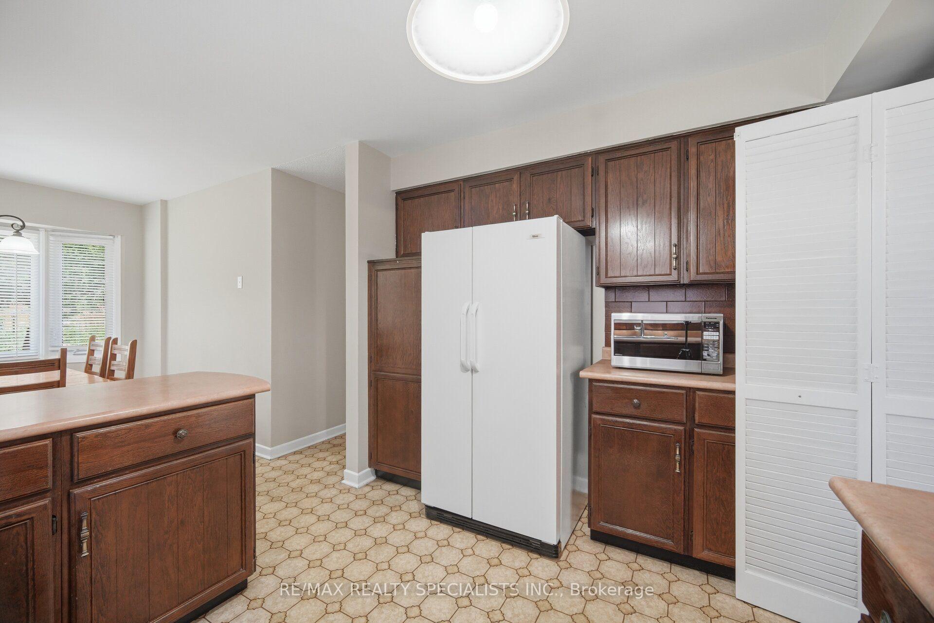 Photo 13 of 18 Jill Crescent, Brampton, Northgate — HOMEH
