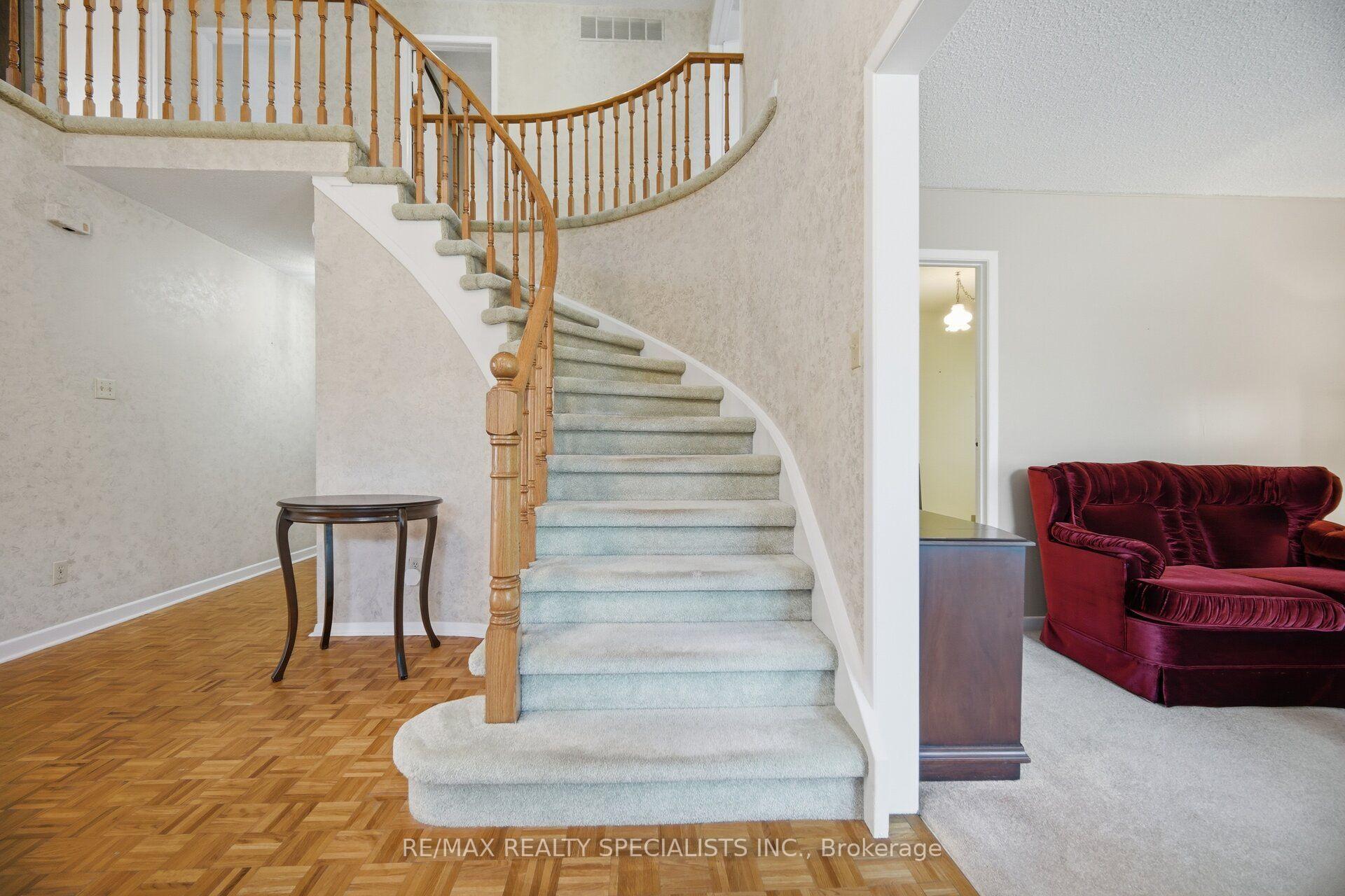 Photo 19 of 18 Jill Crescent, Brampton, Northgate — HOMEH